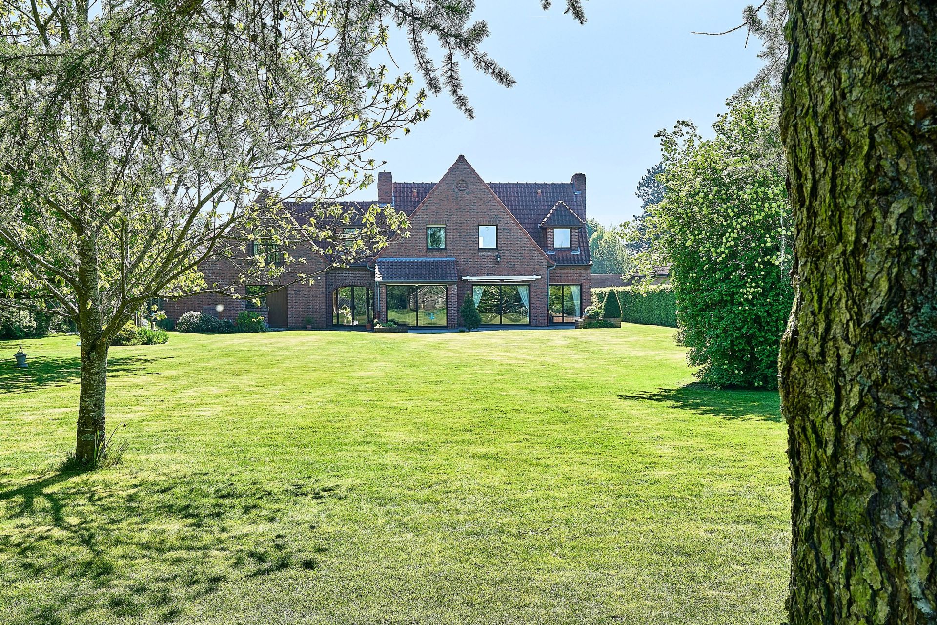 luxury house 14 Rooms for sale on LOUVIL (59830)