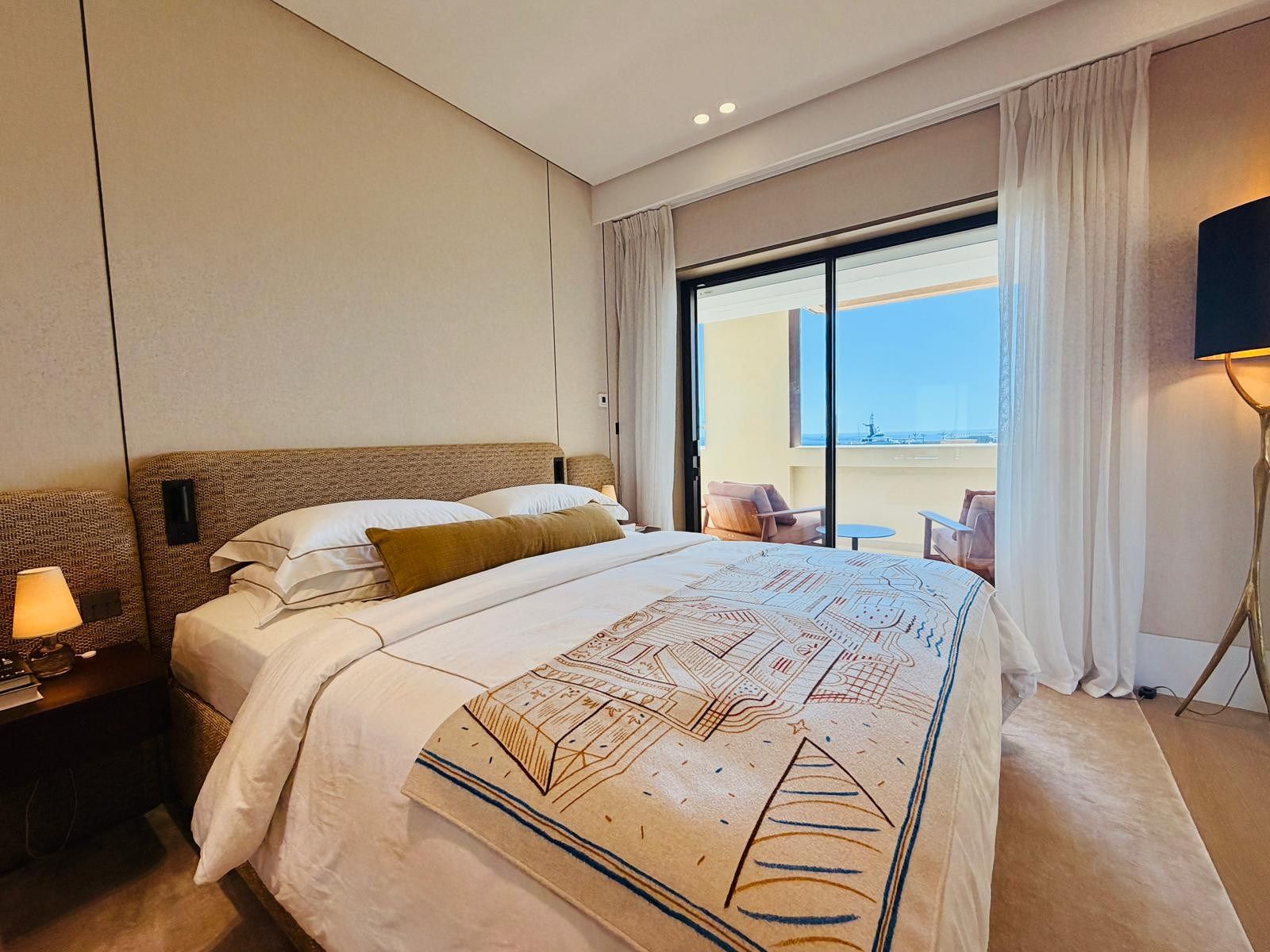 luxury apartment 4 Rooms for sale on MONACO (98000)
