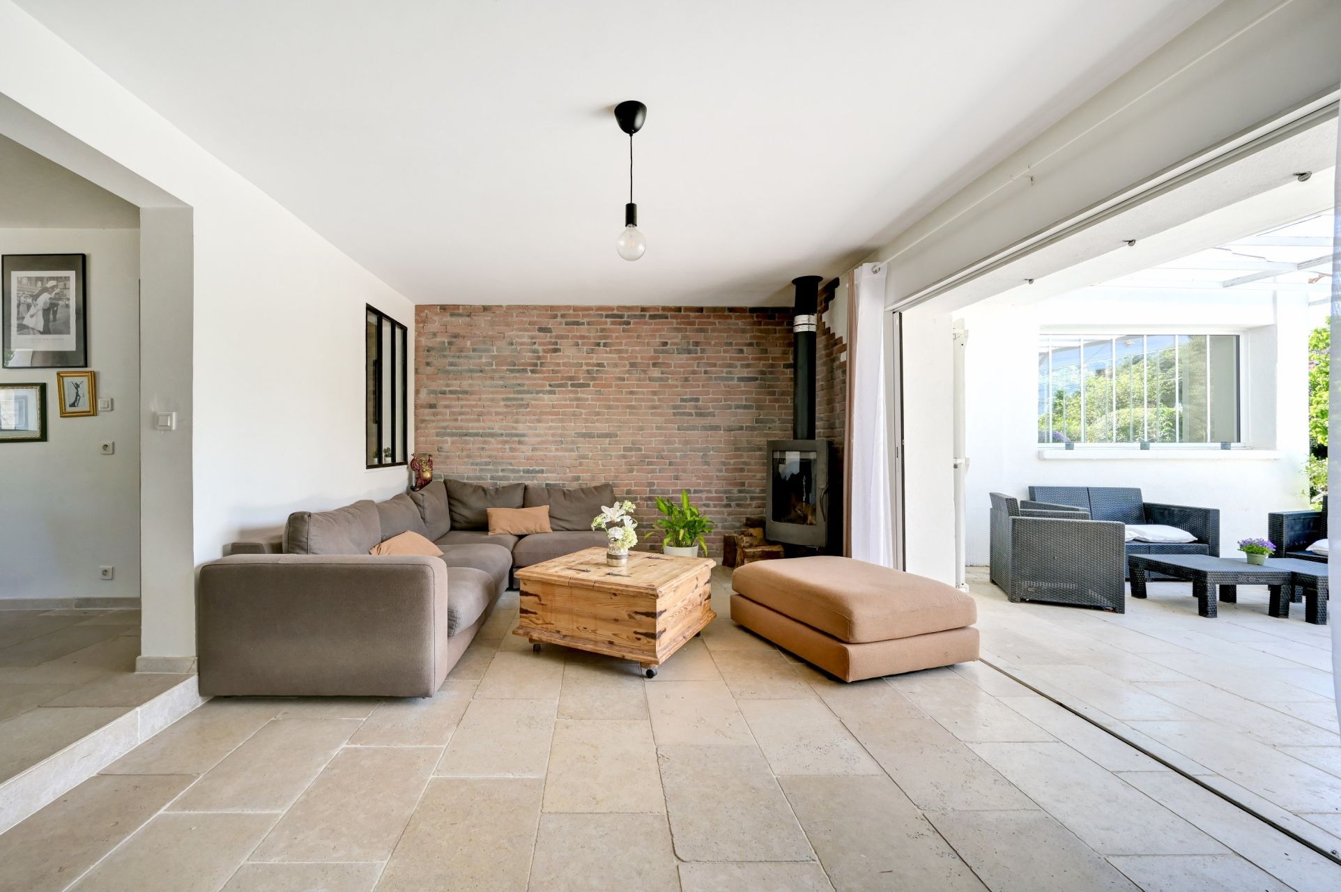 luxury traditional house 7 Rooms for sale on SAUSSET LES PINS (13960)