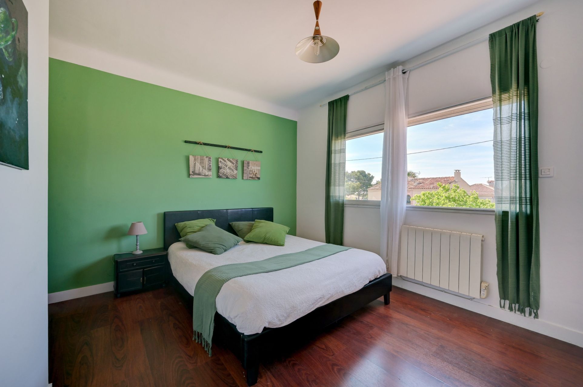 luxury traditional house 7 Rooms for sale on SAUSSET LES PINS (13960)