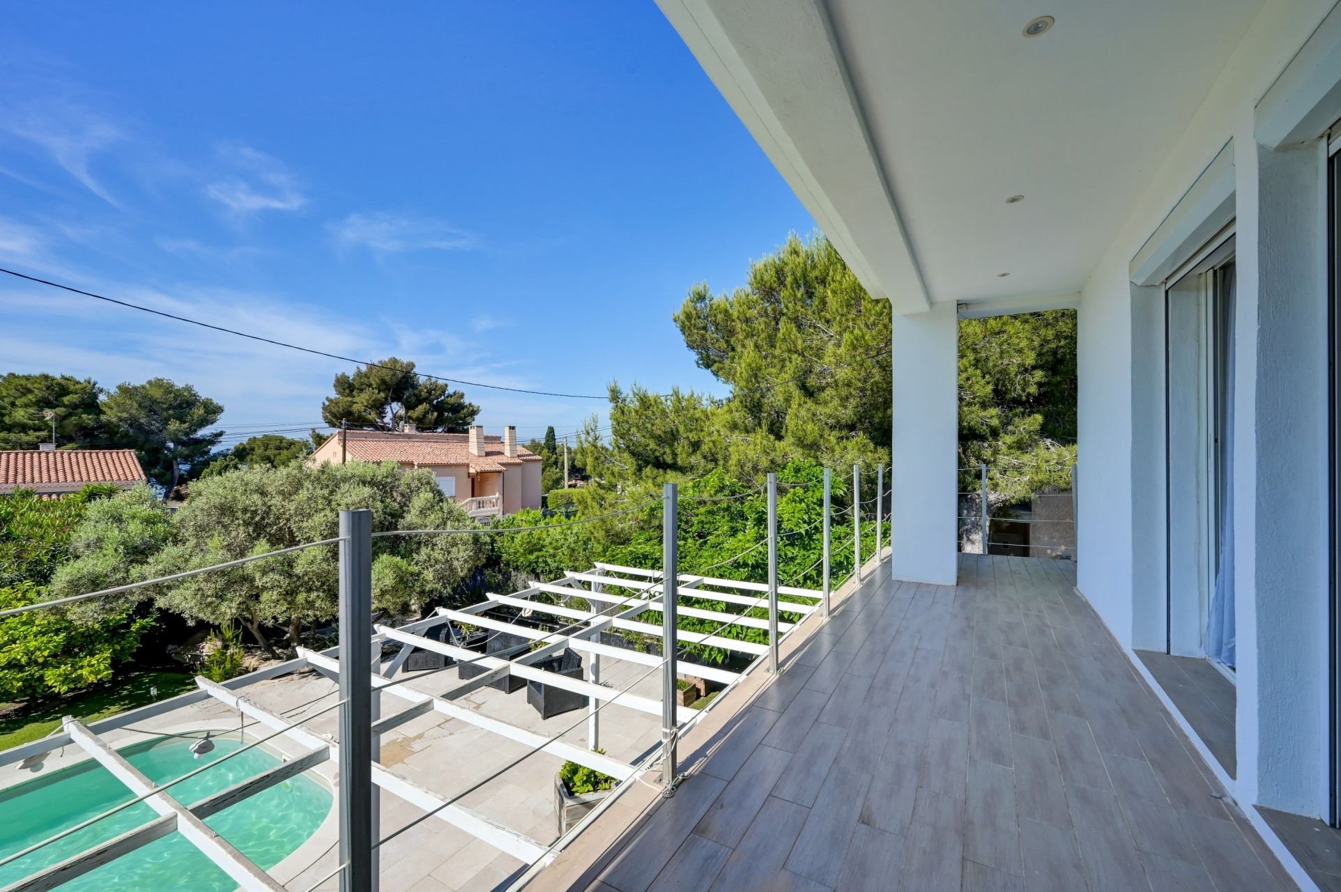 luxury traditional house 7 Rooms for sale on SAUSSET LES PINS (13960)