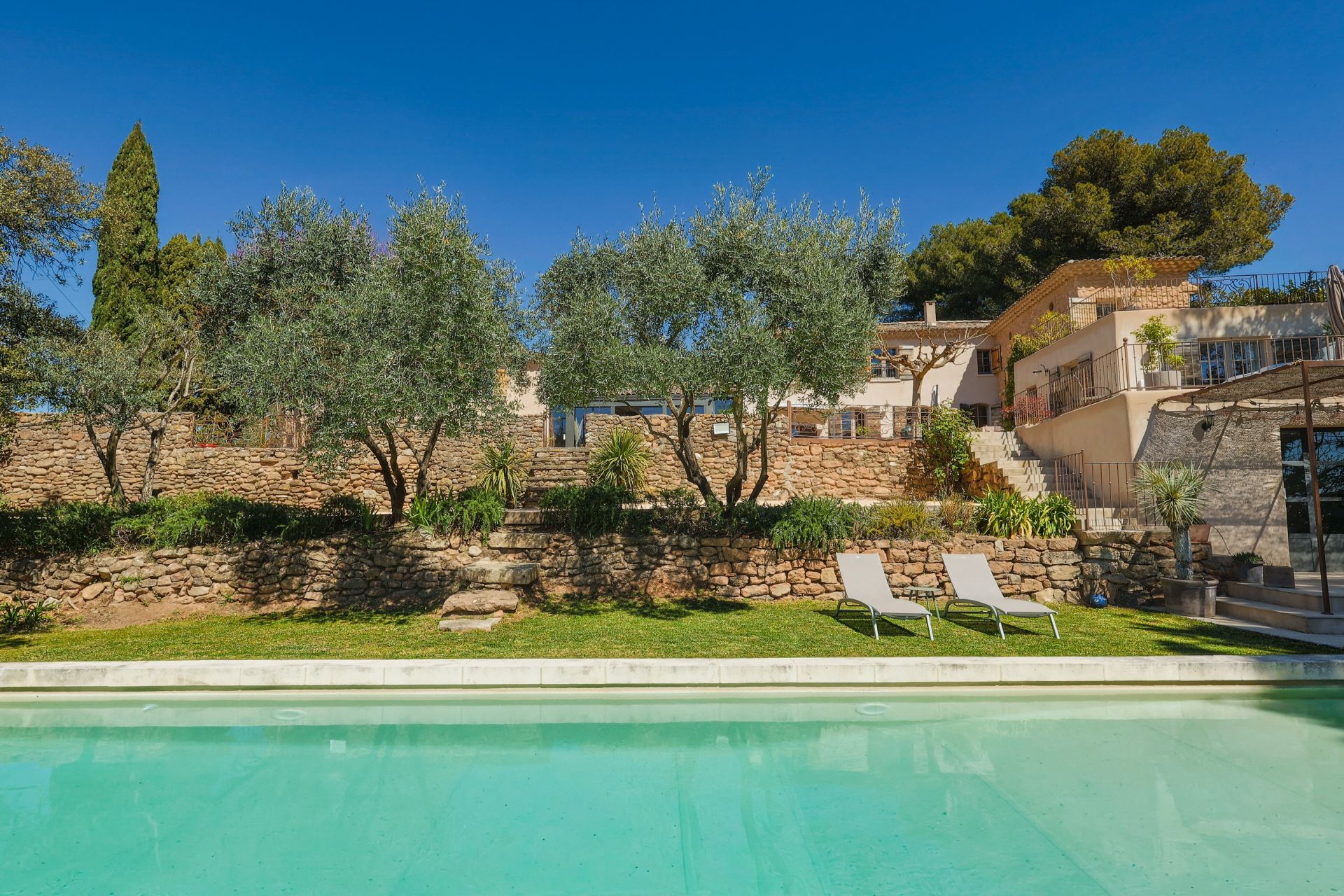 maison de luxe 9 Pièces en location sur AIX EN PROVENCE (13100)