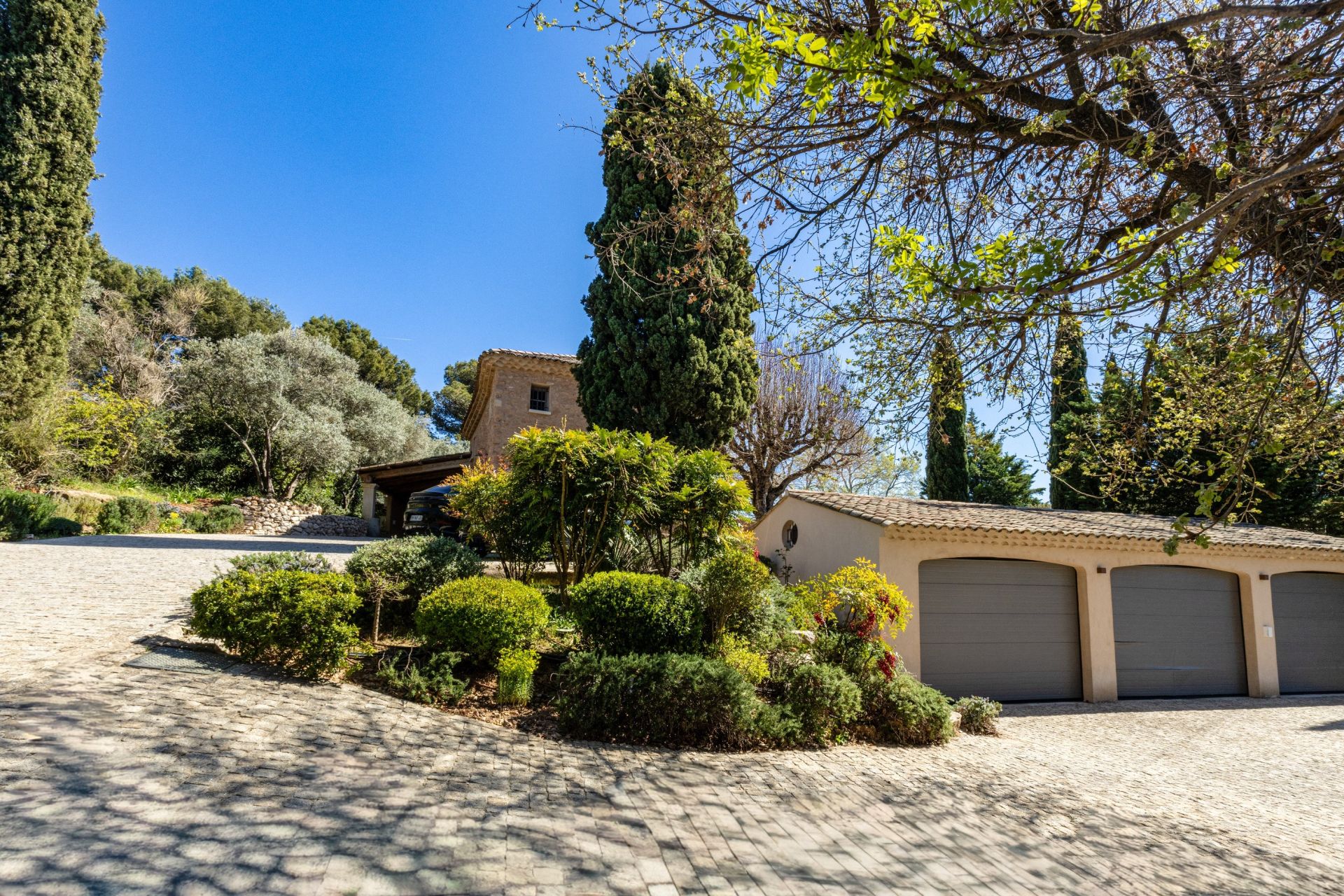 maison de luxe 9 Pièces en location sur AIX EN PROVENCE (13100)