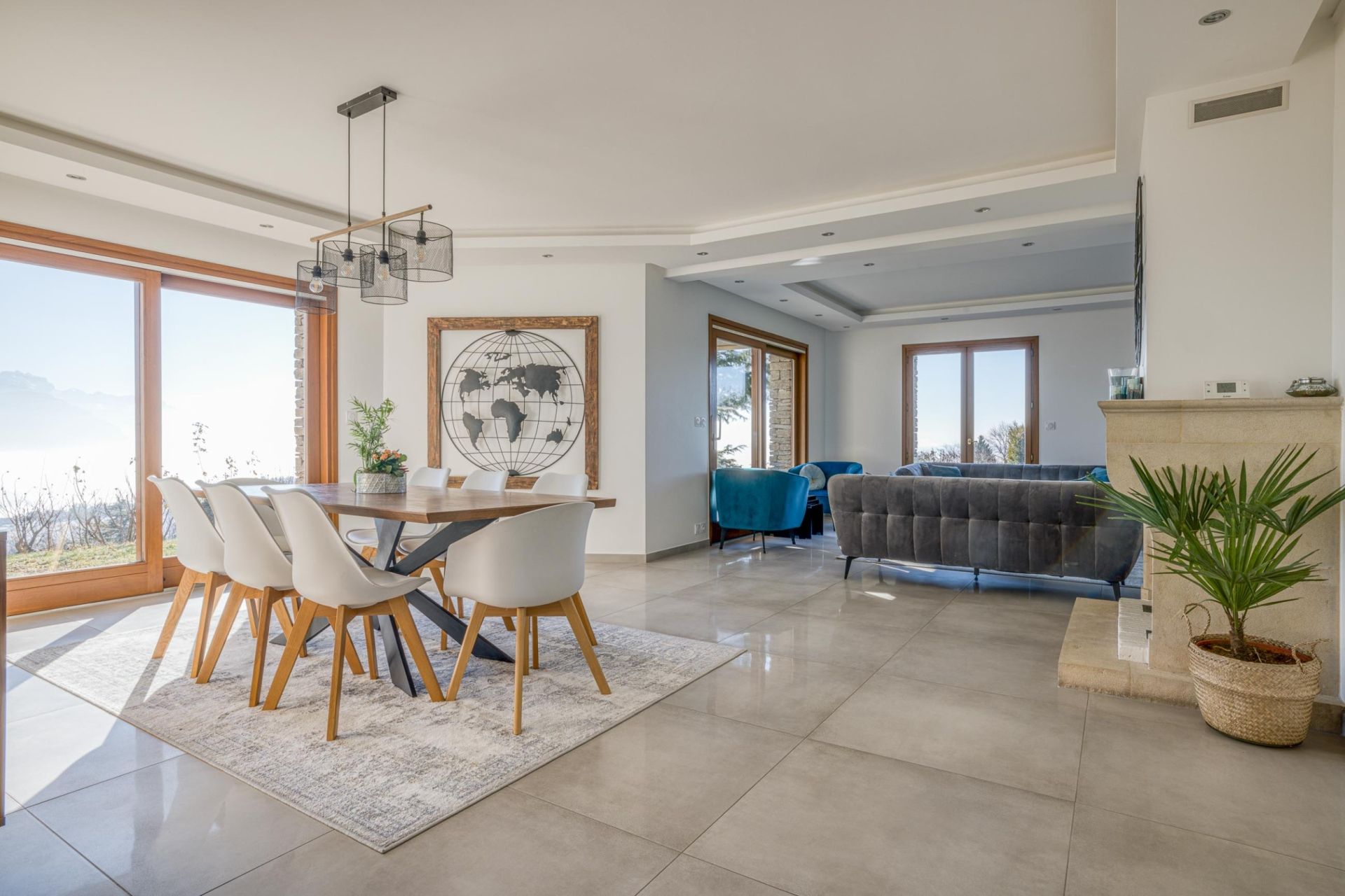 luxury house 8 Rooms for sale on ANNECY (74000)
