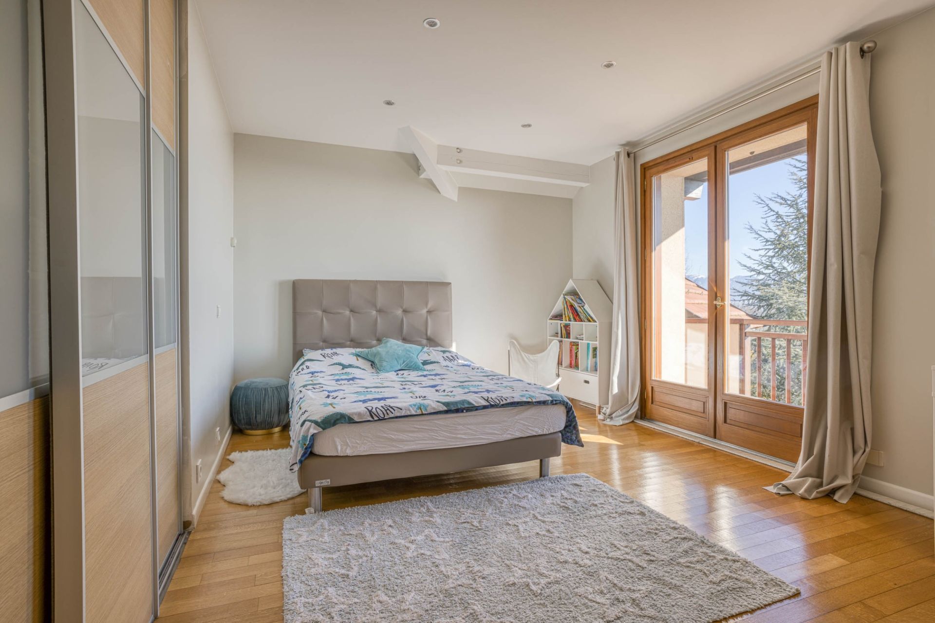 luxury house 8 Rooms for sale on ANNECY (74000)