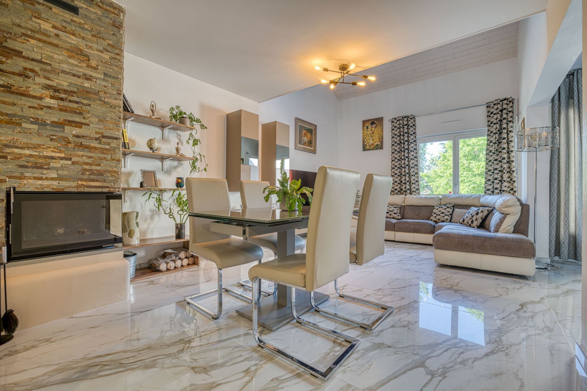 luxury apartment 7 Rooms for sale on ANNECY LE VIEUX (74940)