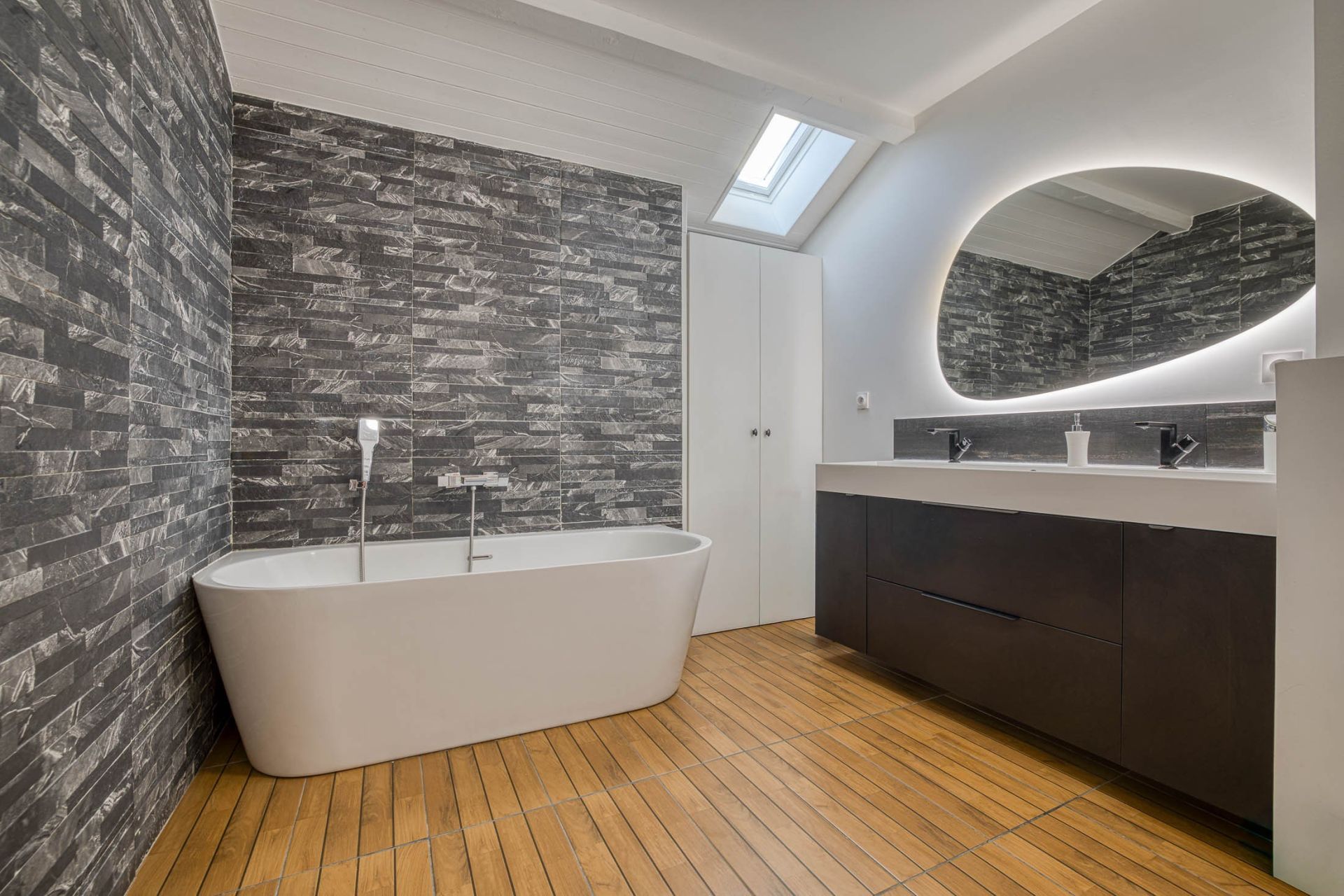 luxury apartment 7 Rooms for sale on ANNECY LE VIEUX (74940)