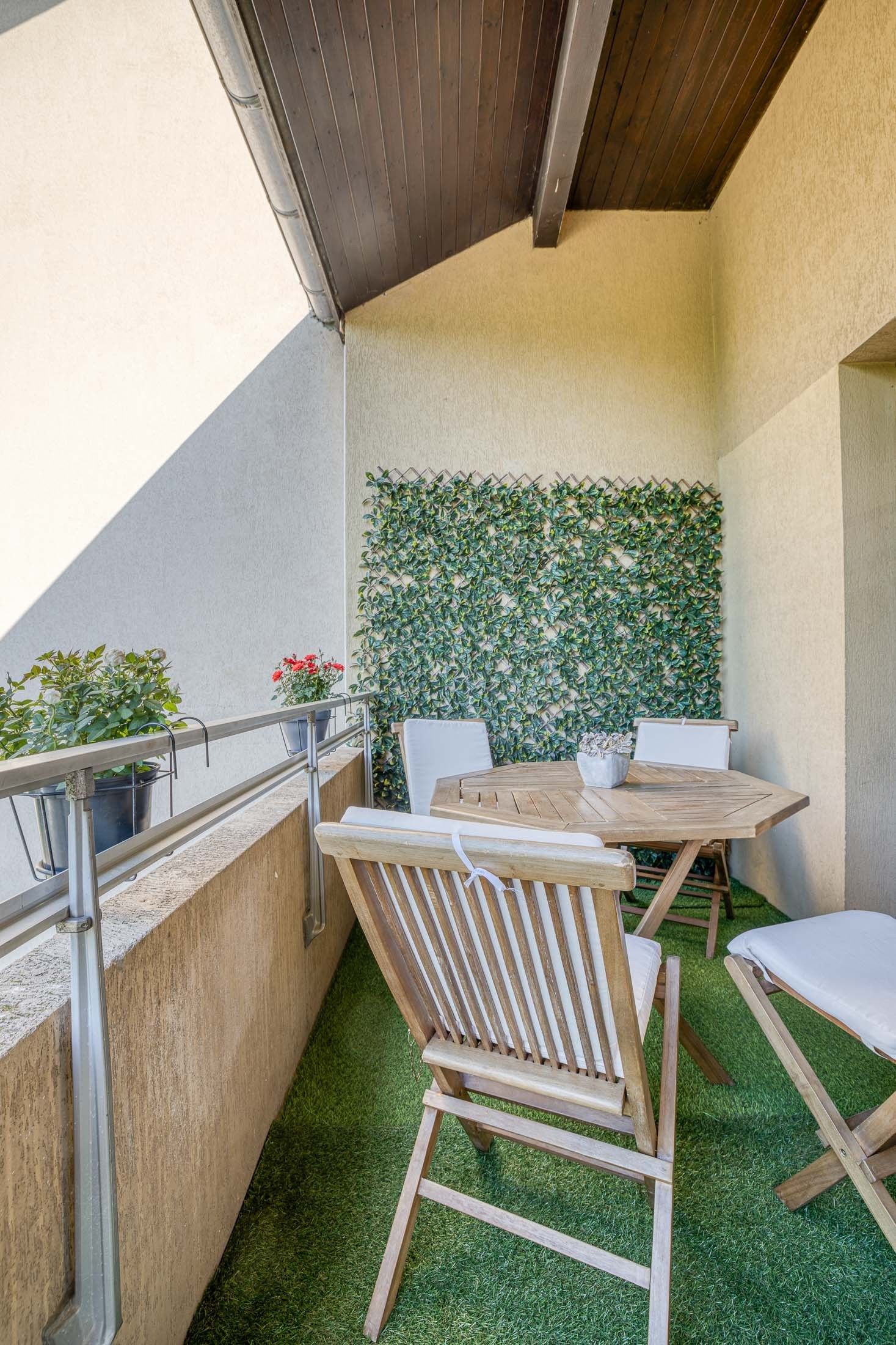 luxury apartment 7 Rooms for sale on ANNECY LE VIEUX (74940)