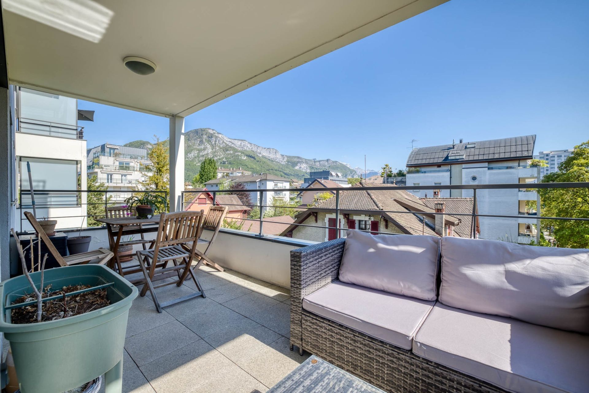 luxury apartment 2 Rooms for sale on ANNECY (74000)