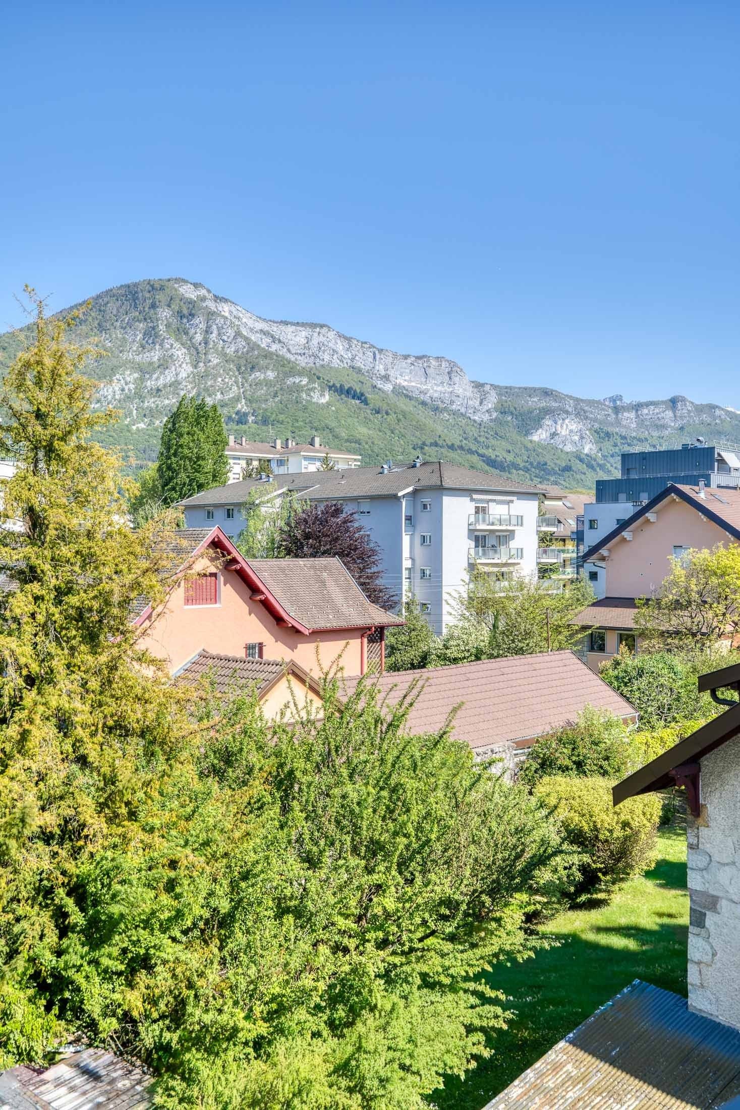 luxury apartment 2 Rooms for sale on ANNECY (74000)