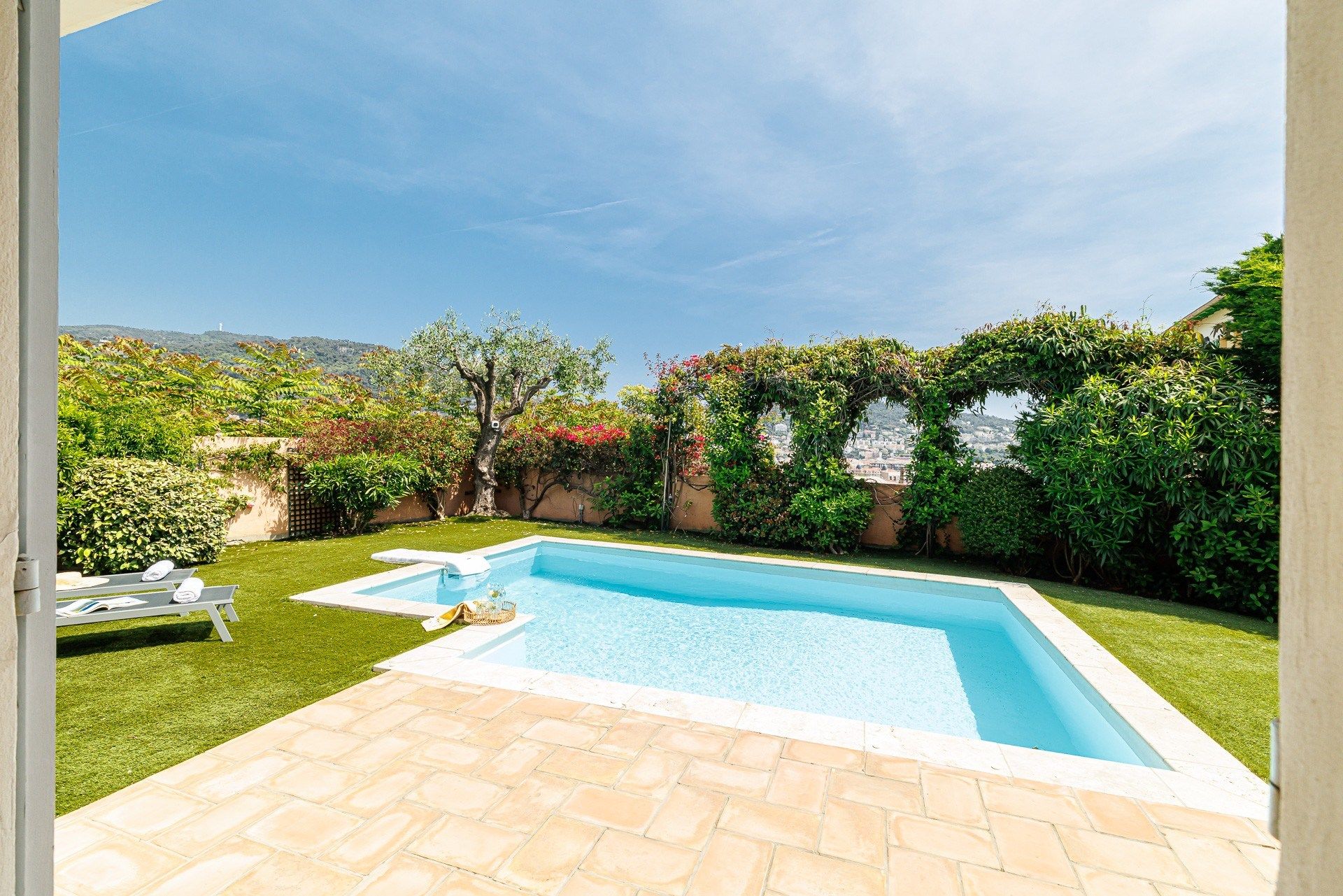 luxury property 14 Rooms for sale on NICE (06000)
