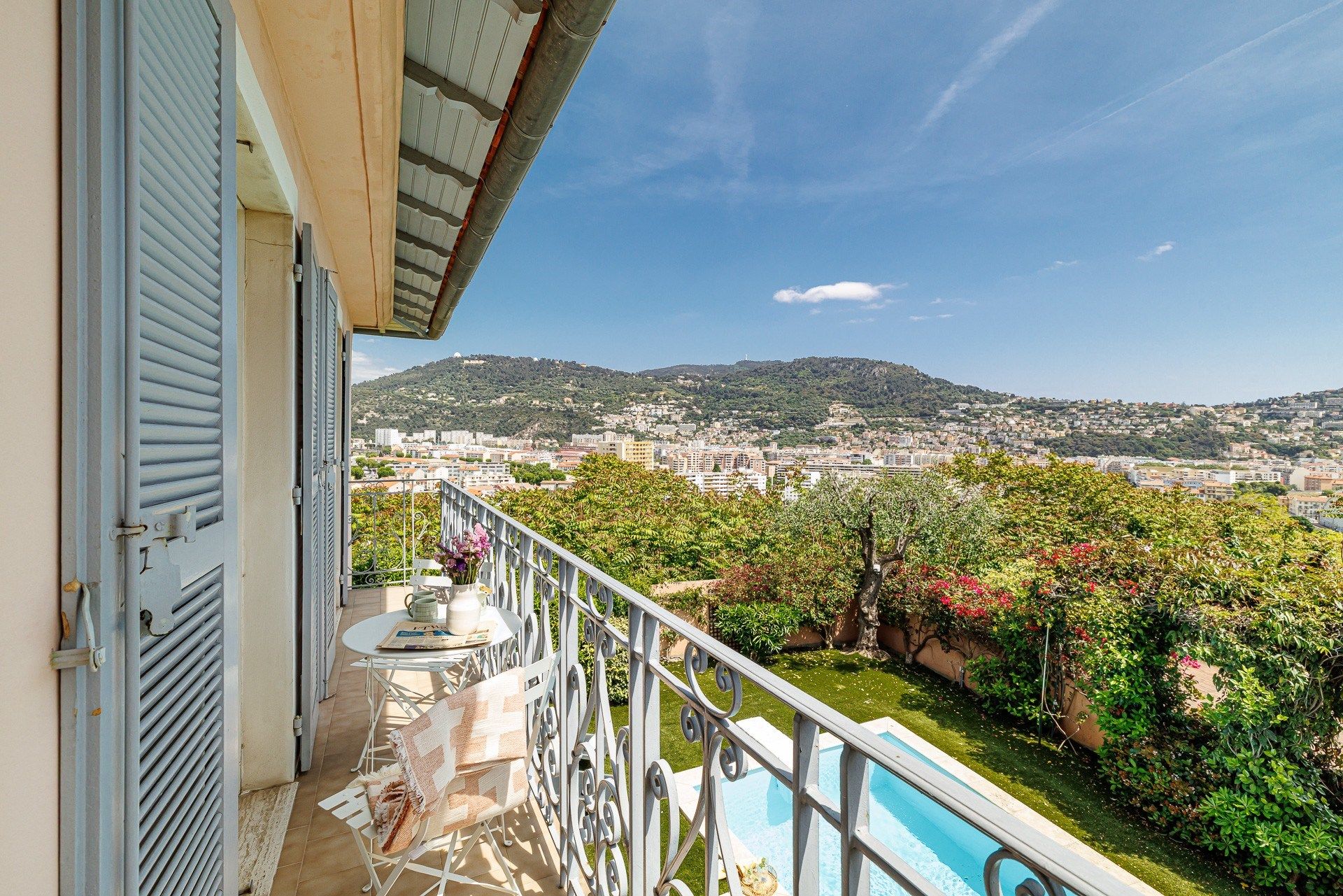 luxury property 14 Rooms for sale on NICE (06000)