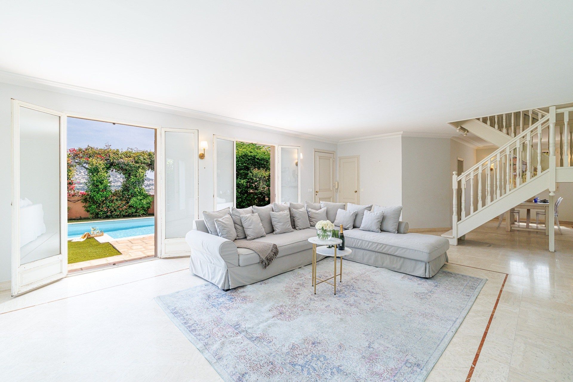 luxury property 14 Rooms for sale on NICE (06000)