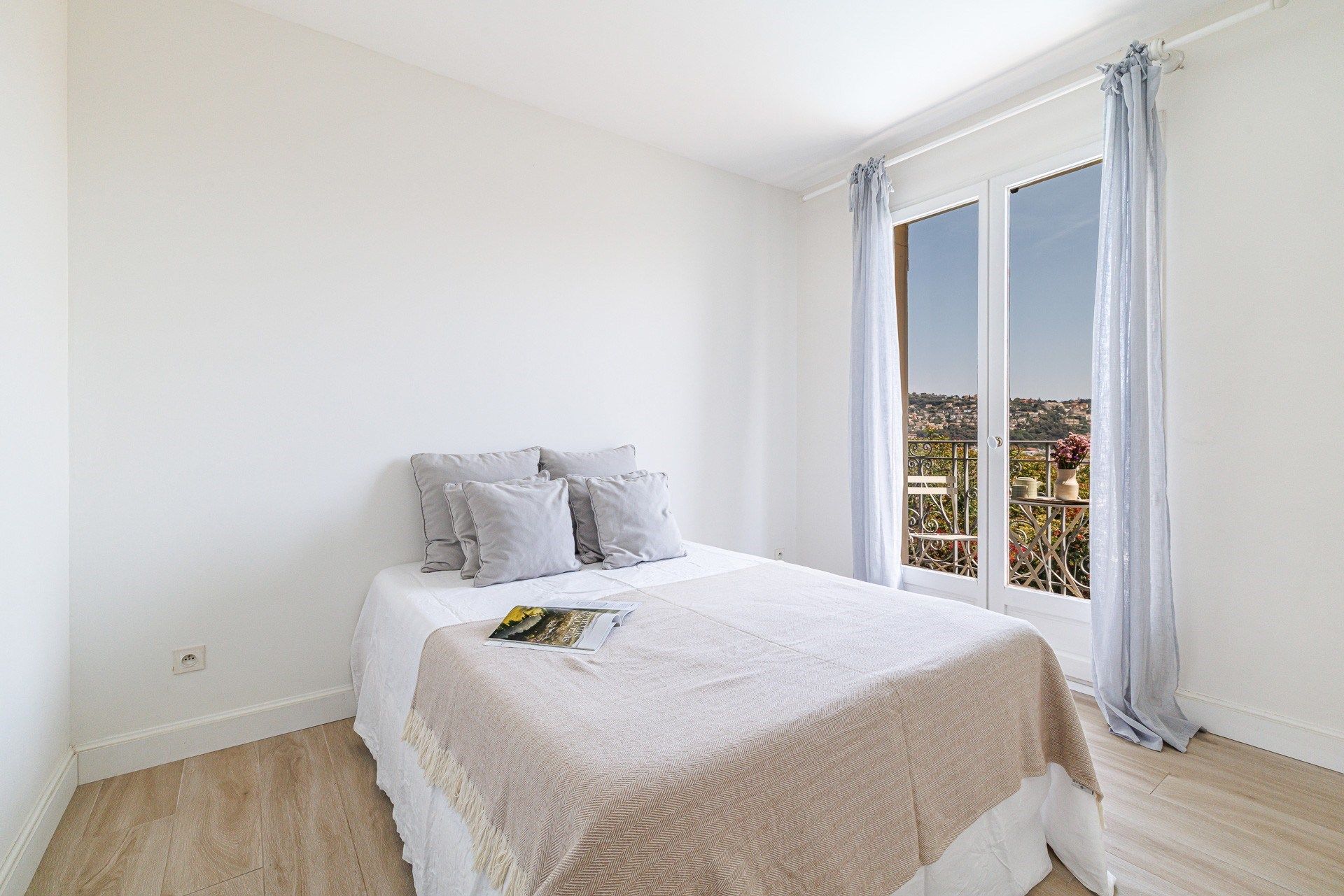 luxury property 14 Rooms for sale on NICE (06000)
