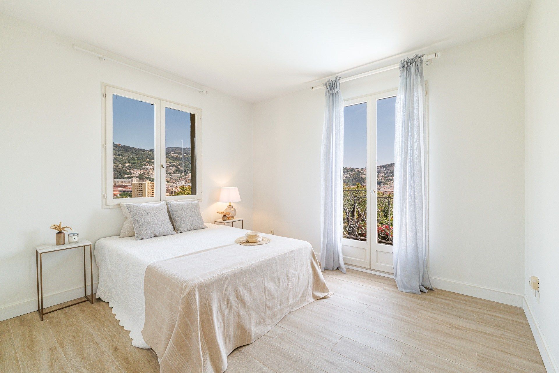 luxury property 14 Rooms for sale on NICE (06000)