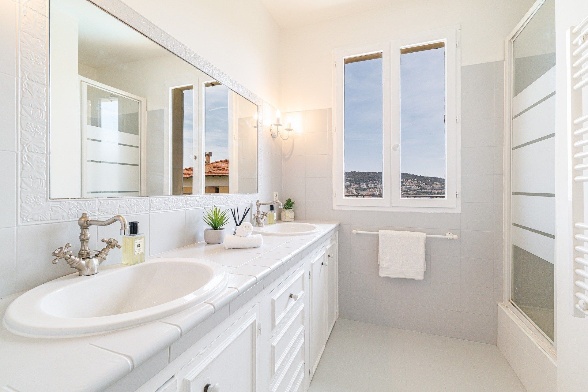 luxury property 14 Rooms for sale on NICE (06000)