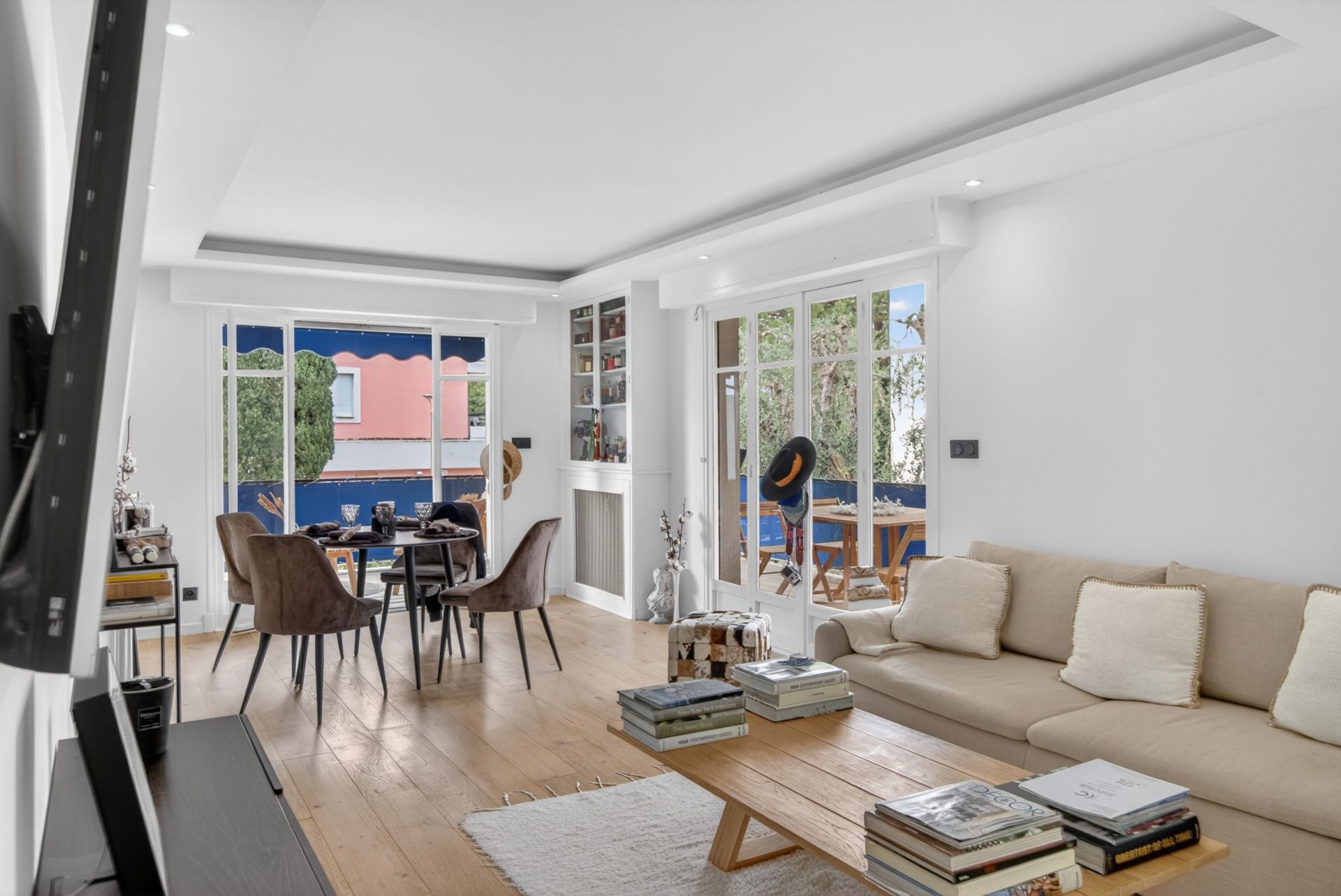 luxury apartment 3 Rooms for sale on LE CANNET (06110)
