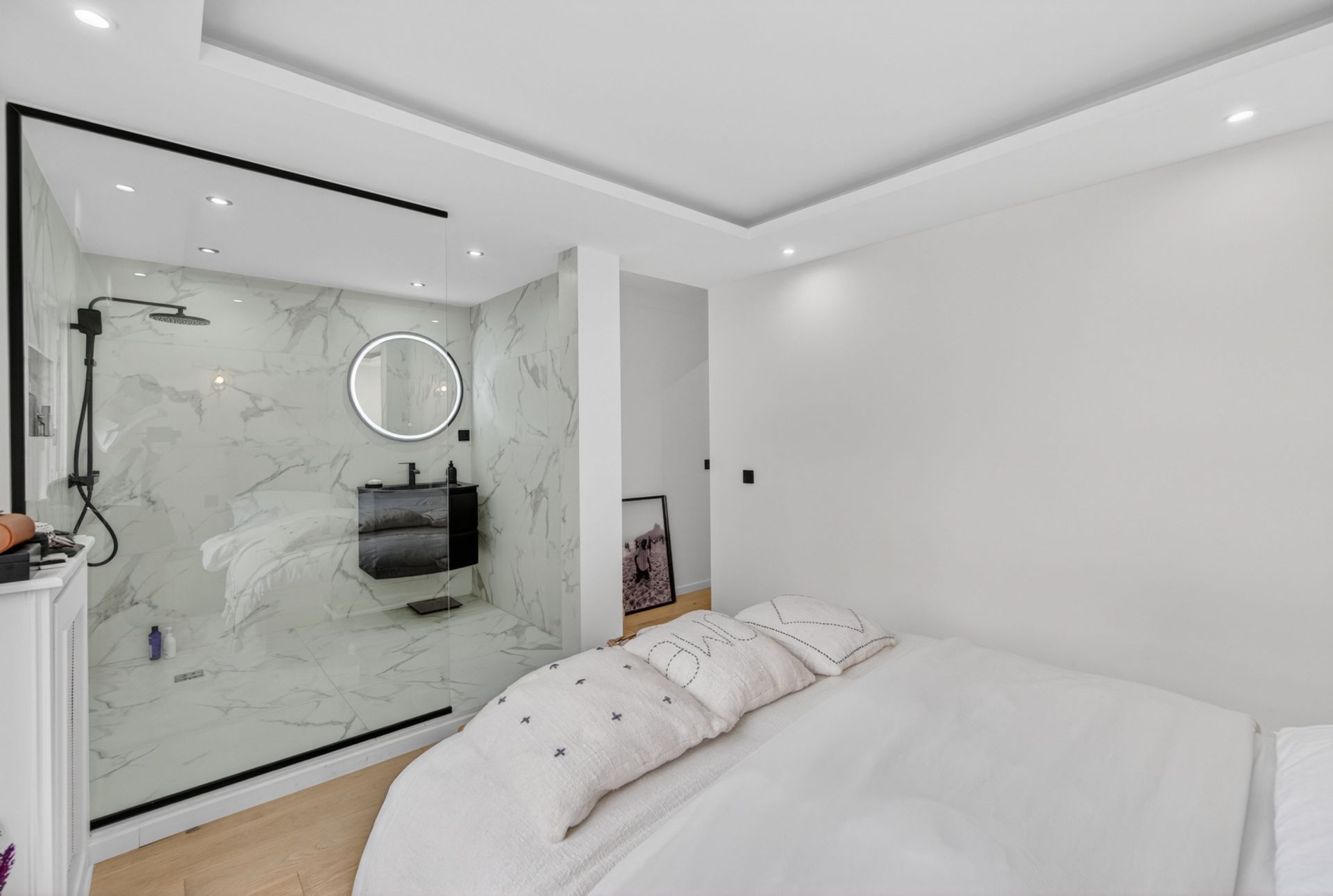 luxury apartment 3 Rooms for sale on LE CANNET (06110)