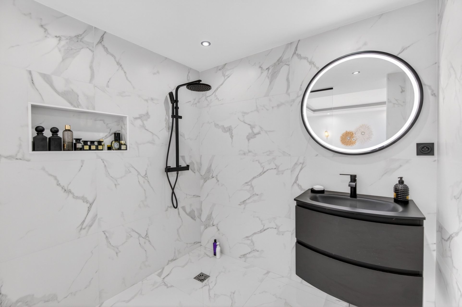 luxury apartment 3 Rooms for sale on LE CANNET (06110)