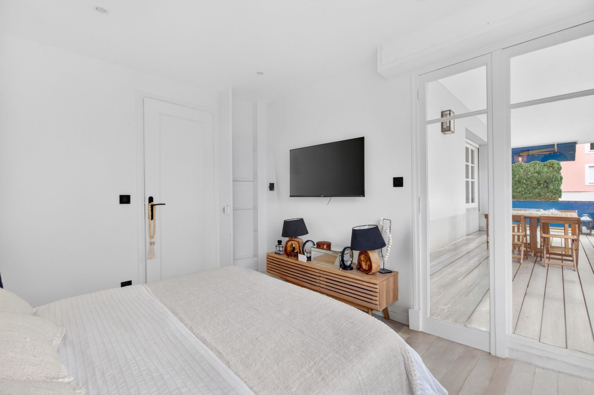 luxury apartment 3 Rooms for sale on LE CANNET (06110)