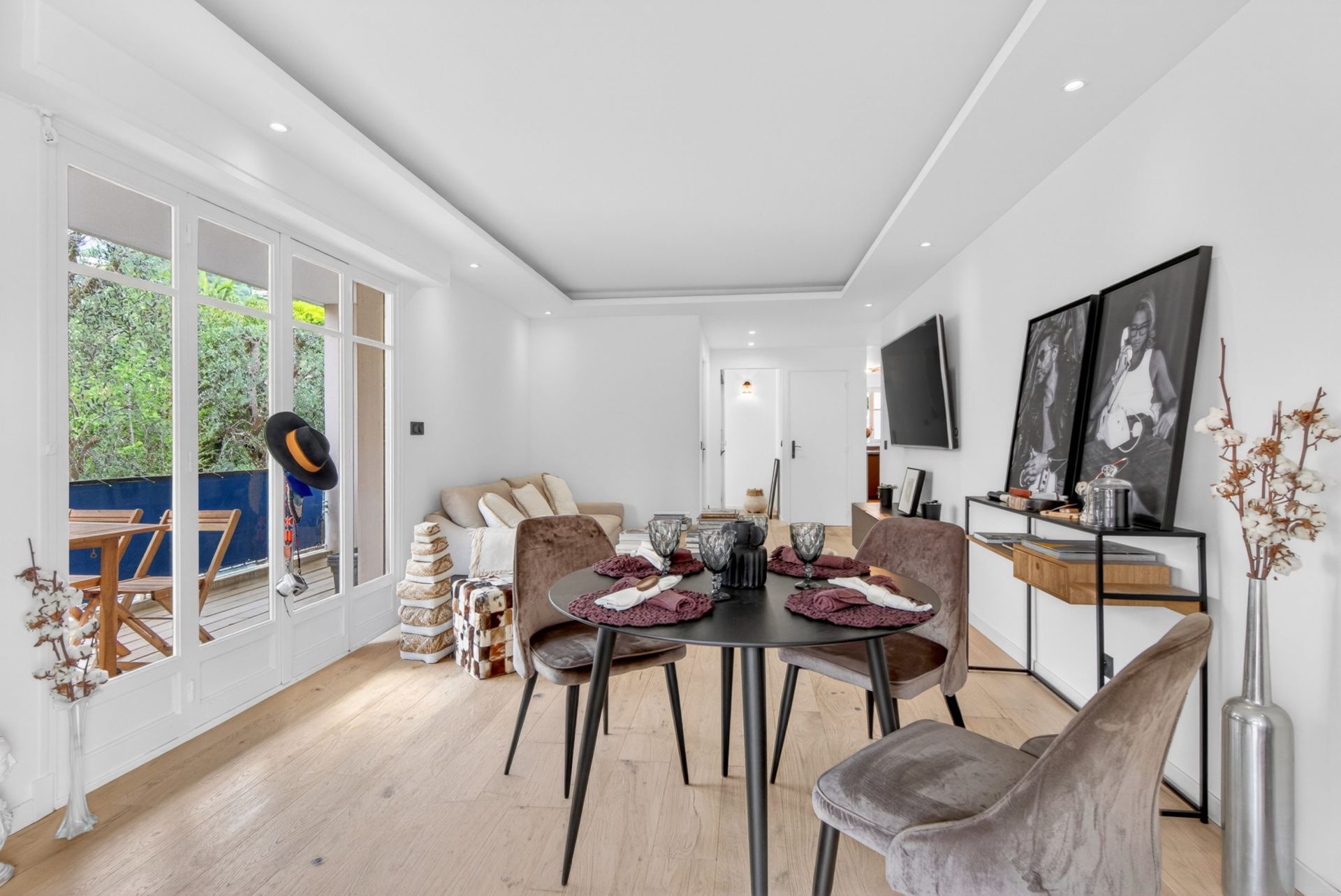 luxury apartment 3 Rooms for sale on LE CANNET (06110)