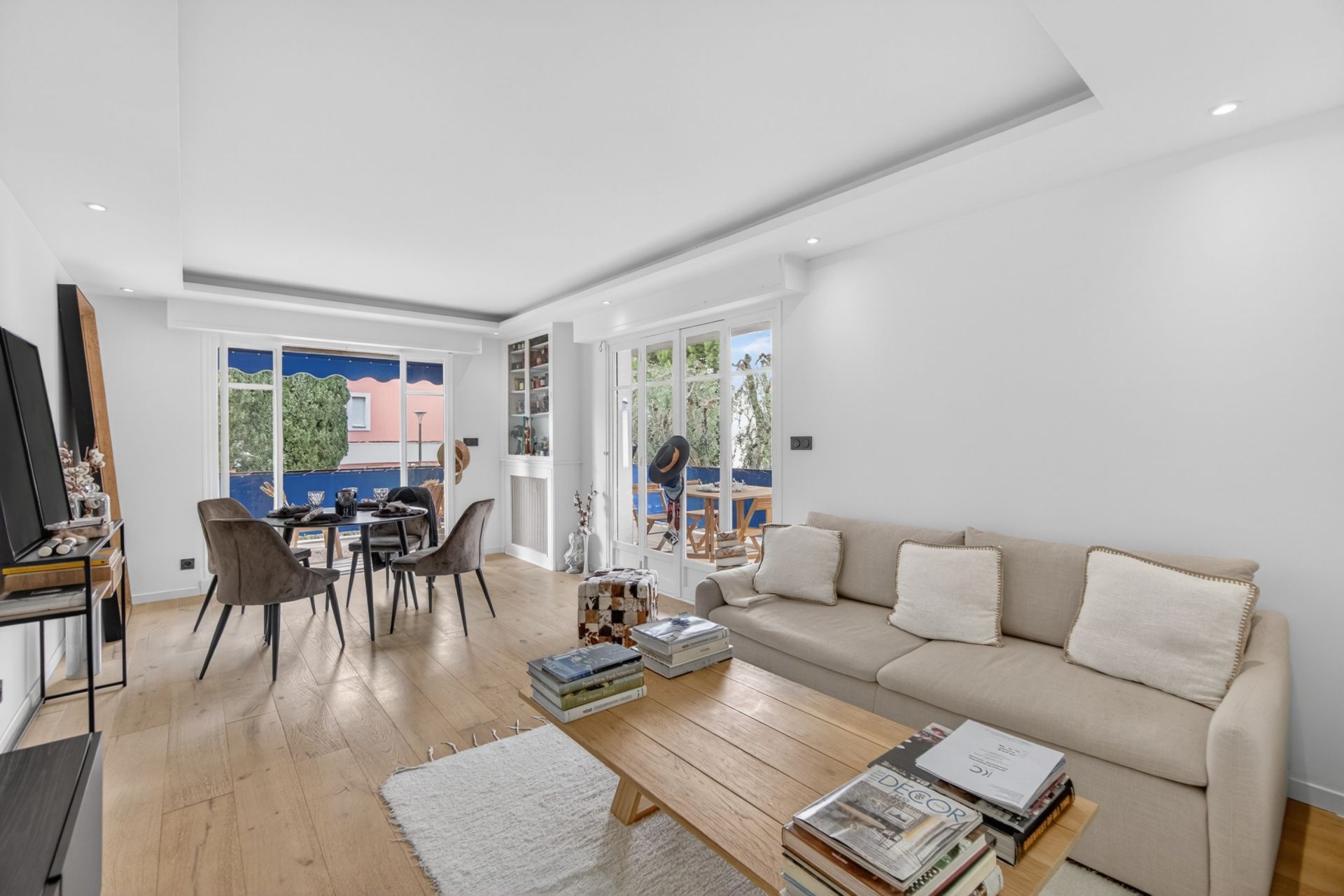 luxury apartment 3 Rooms for sale on LE CANNET (06110)