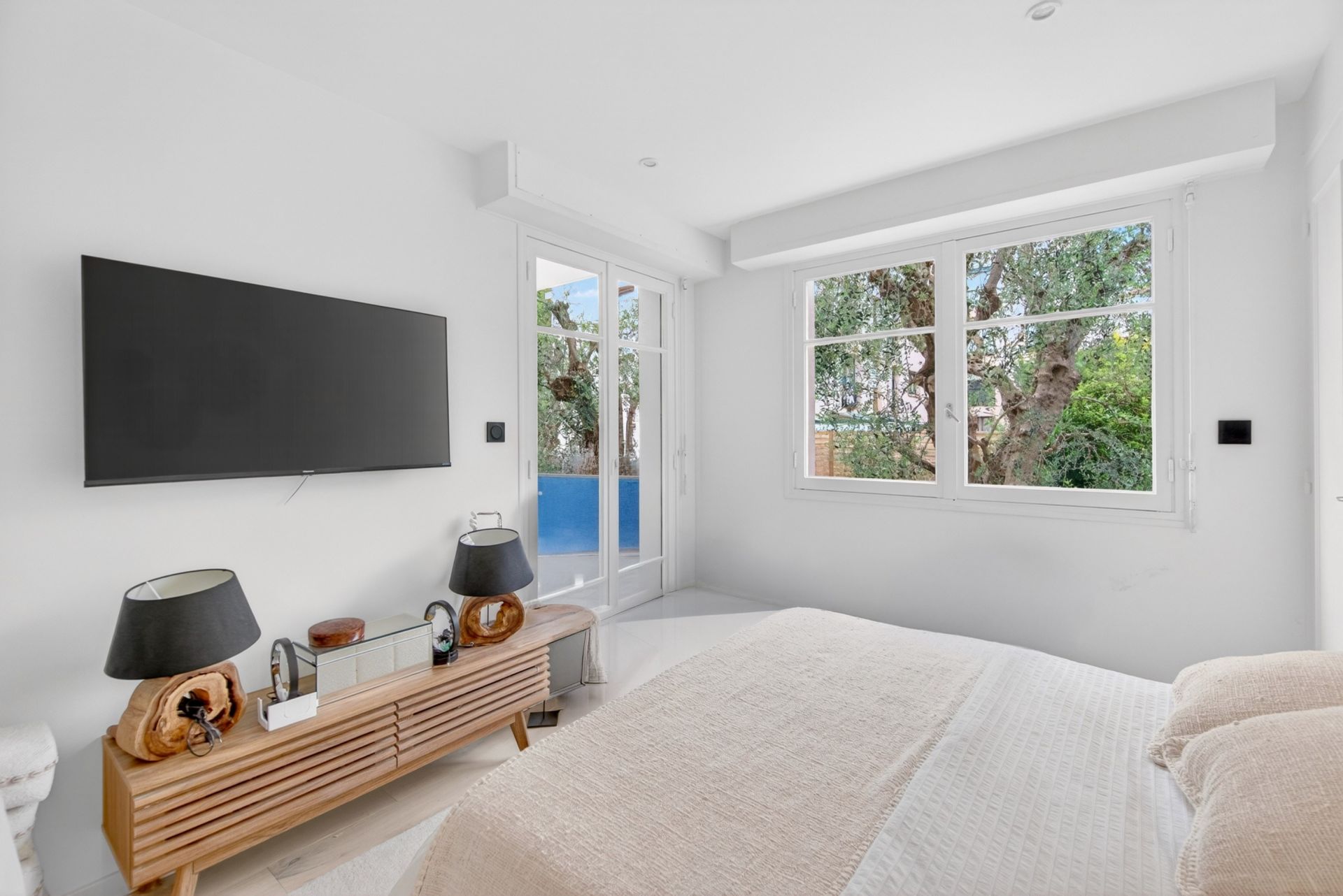 luxury apartment 3 Rooms for sale on LE CANNET (06110)