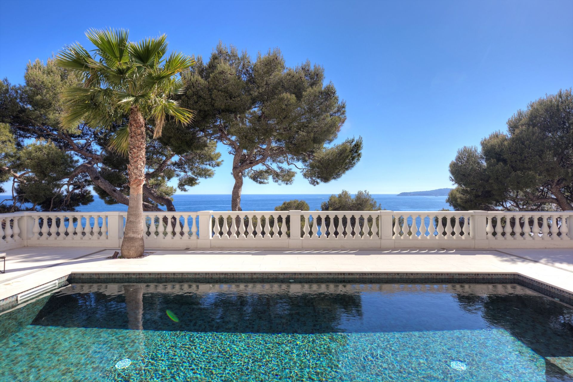 hôtel particulier 9 Pièces en vente sur CAP D AIL (06320)