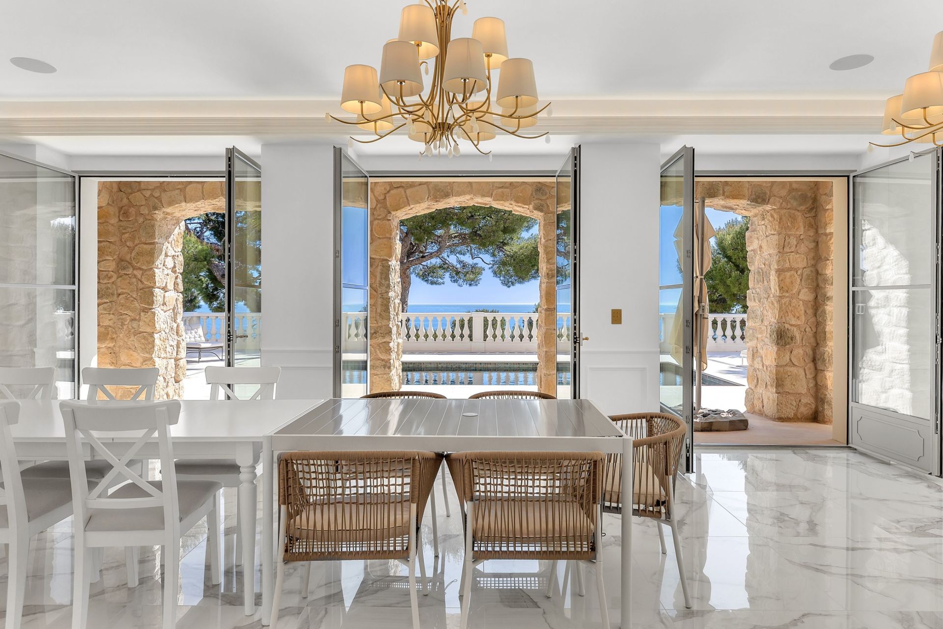 hôtel particulier 9 Pièces en vente sur CAP D AIL (06320)
