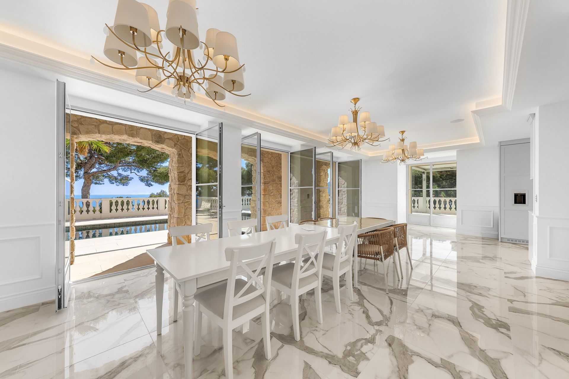 hôtel particulier 9 Pièces en vente sur CAP D AIL (06320)