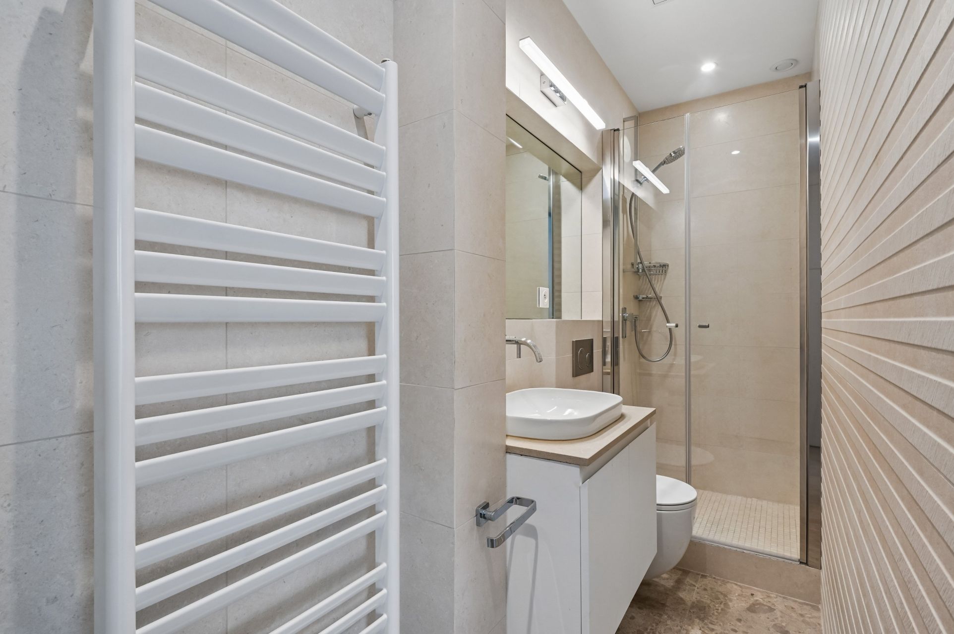 luxury apartment 1 room for rent on PARIS (75007)