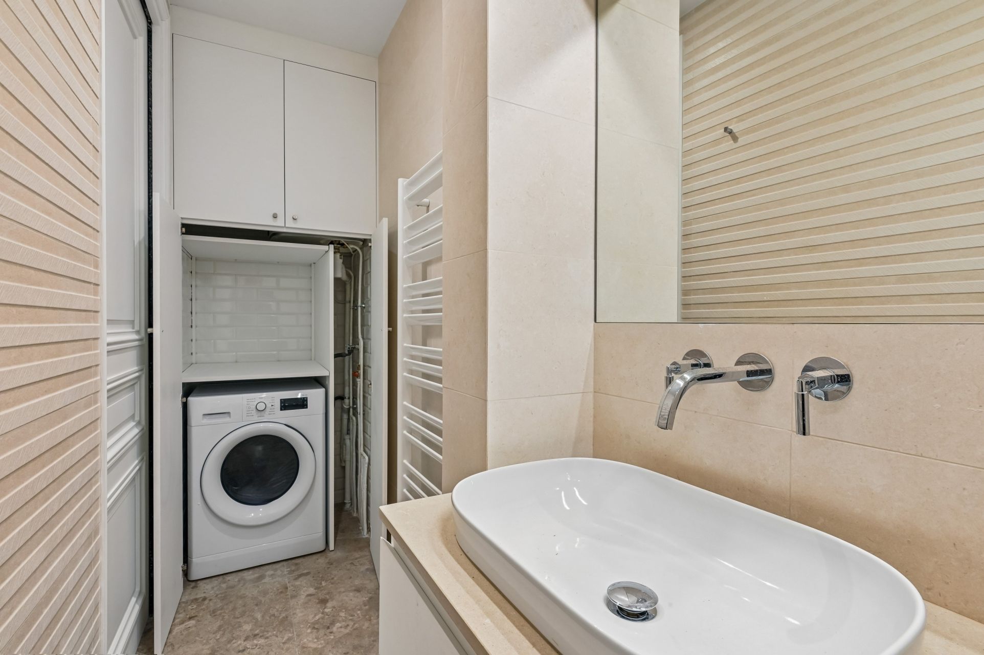 luxury apartment 1 room for rent on PARIS (75007)