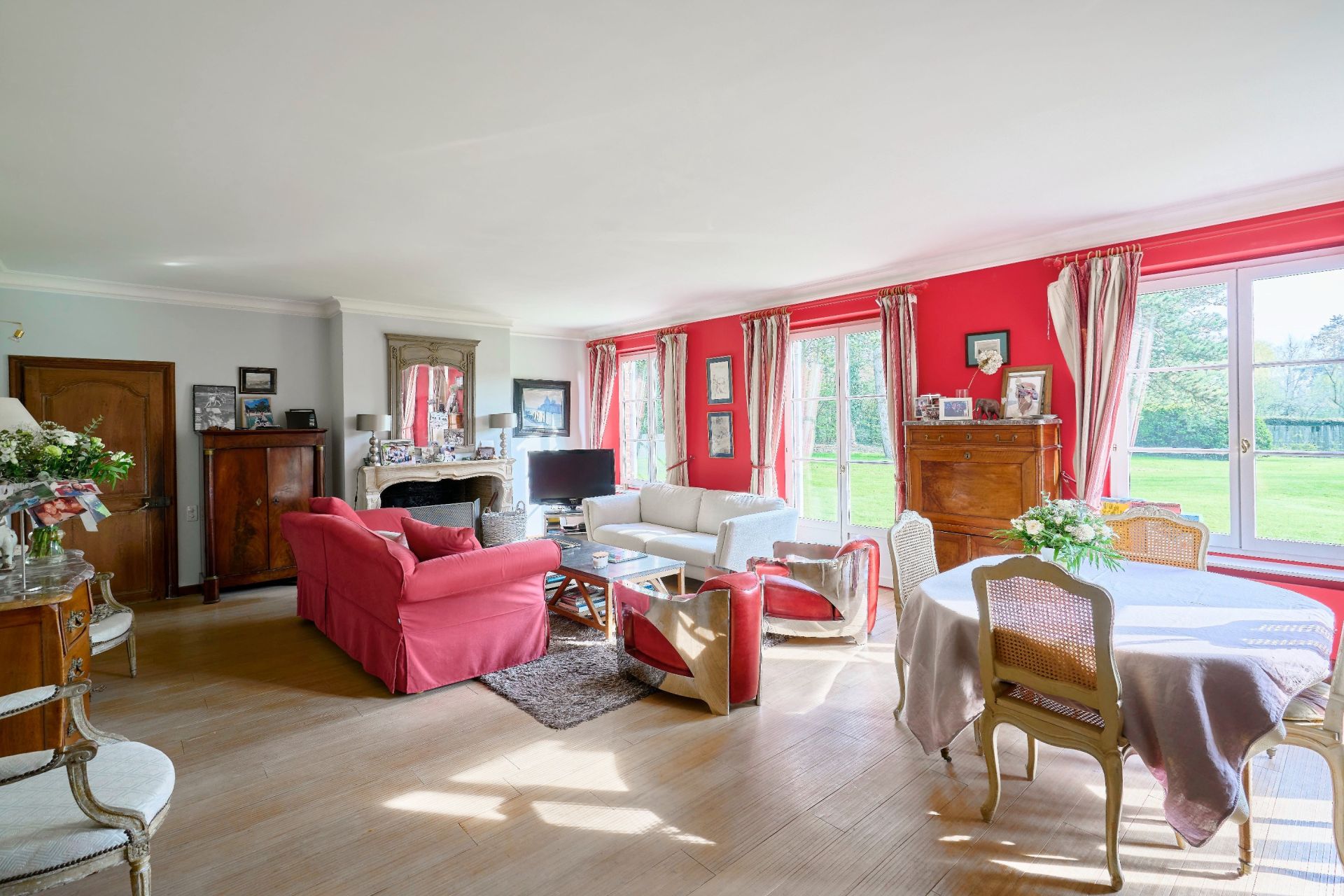 luxury house 7 Rooms for sale on CROIX (59170)