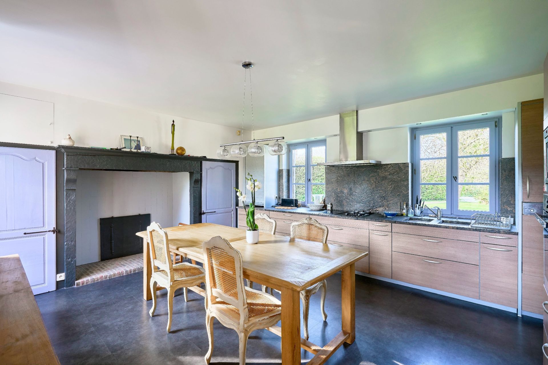luxury house 7 Rooms for sale on CROIX (59170)