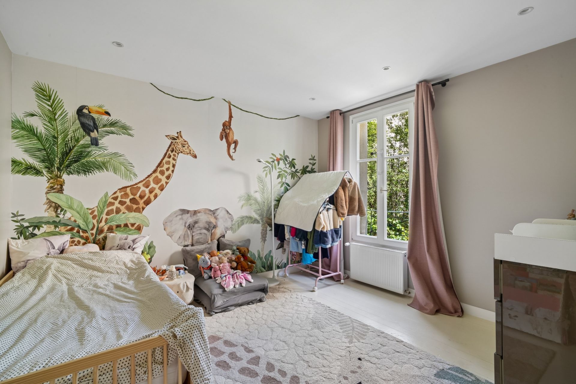 luxury house 11 Rooms for sale on PUTEAUX (92800)