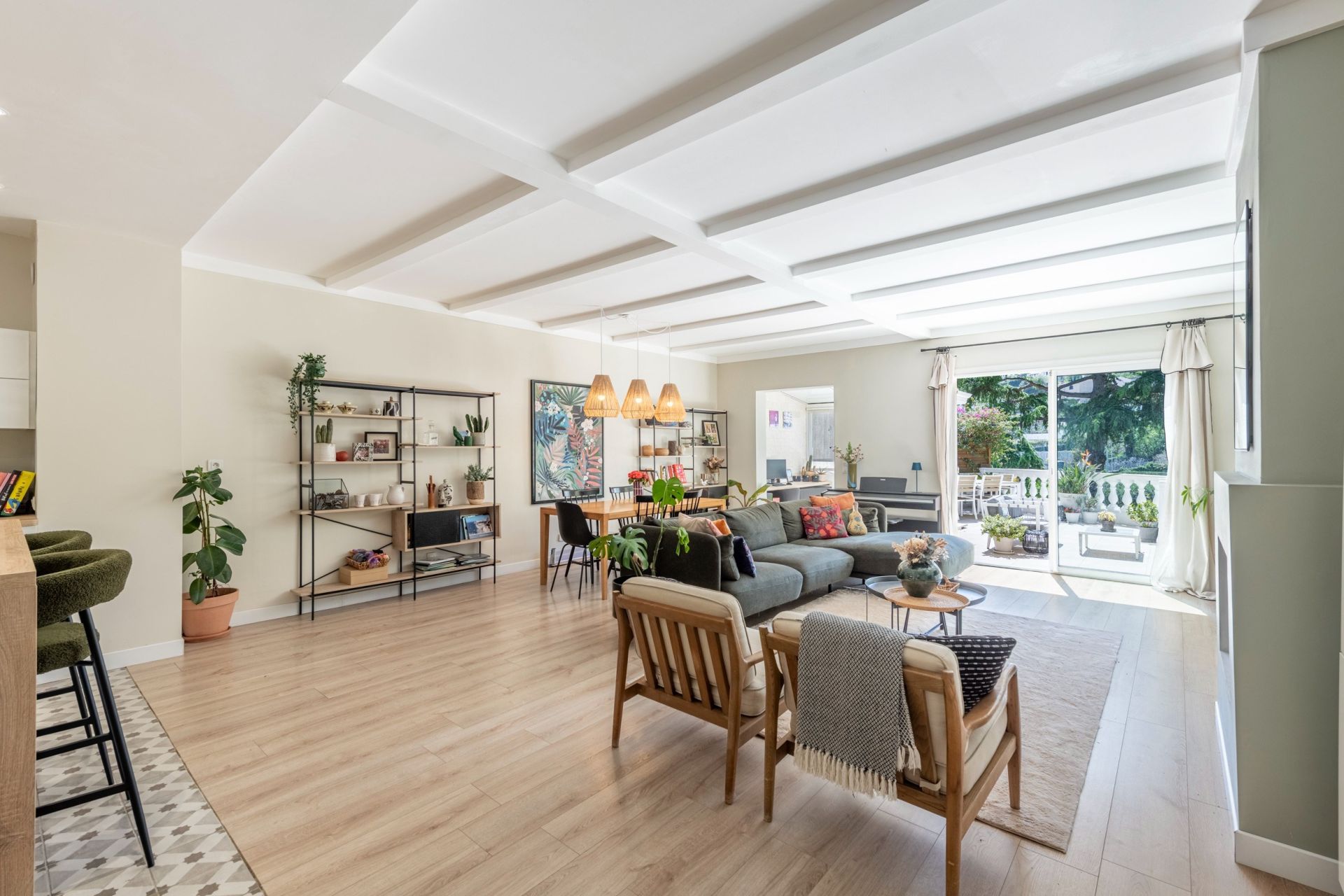 luxury villa 4 Rooms for sale on VILLEFRANCHE SUR MER (06230)