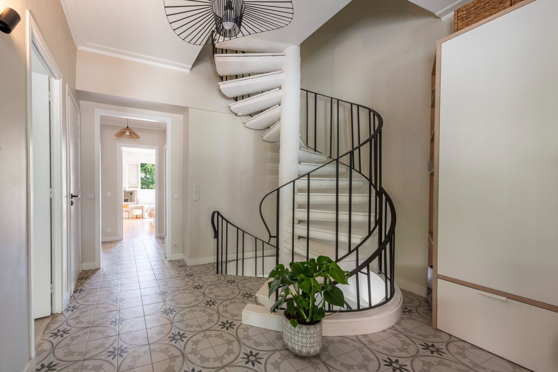 luxury villa 4 Rooms for sale on VILLEFRANCHE SUR MER (06230)