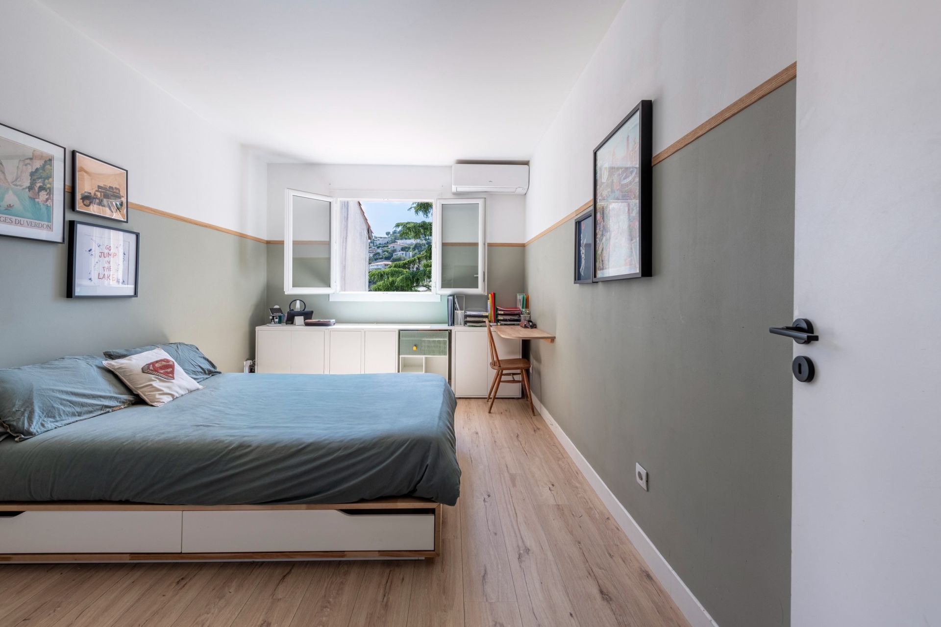 luxury villa 4 Rooms for sale on VILLEFRANCHE SUR MER (06230)