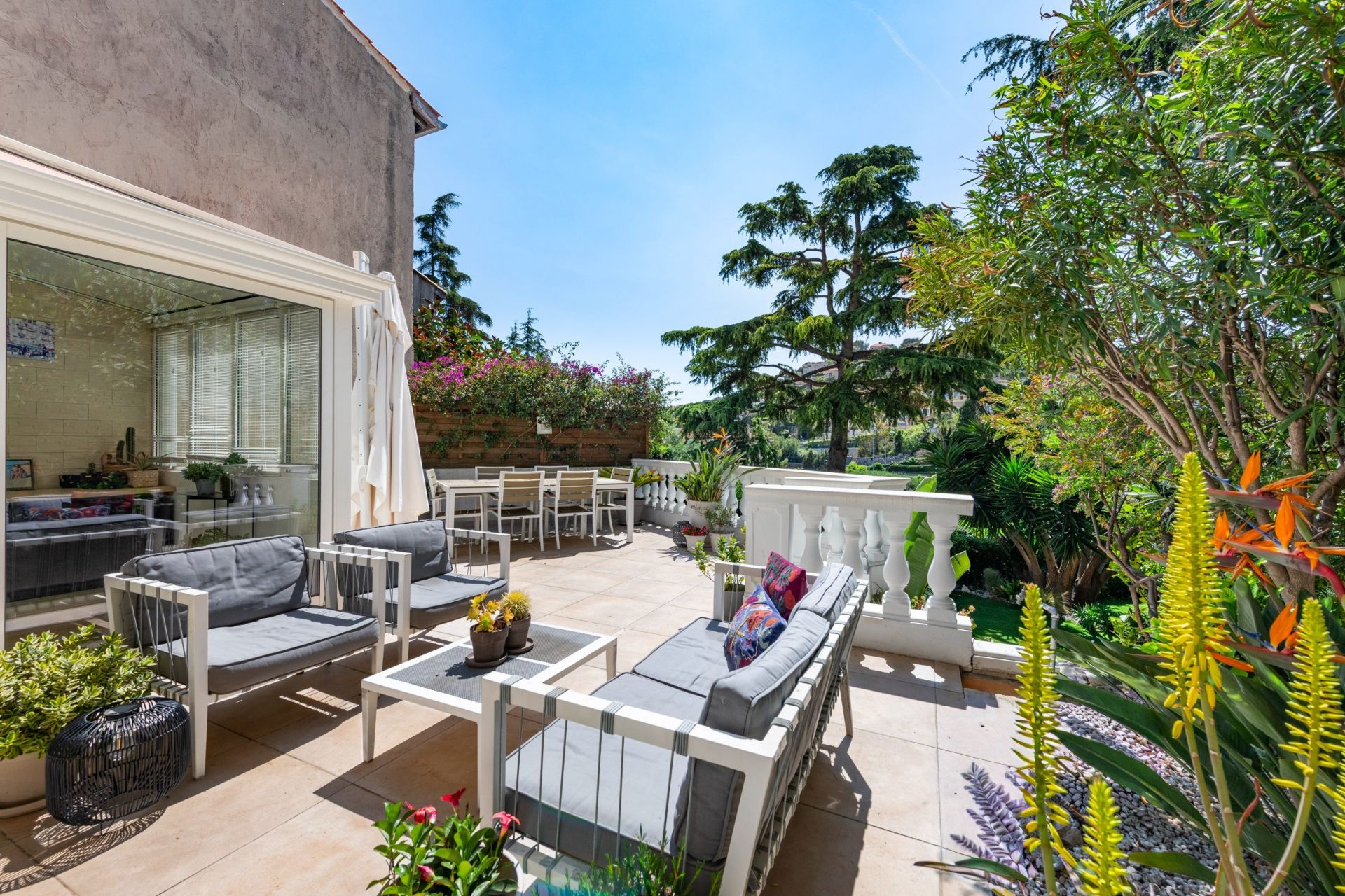 luxury villa 4 Rooms for sale on VILLEFRANCHE SUR MER (06230)