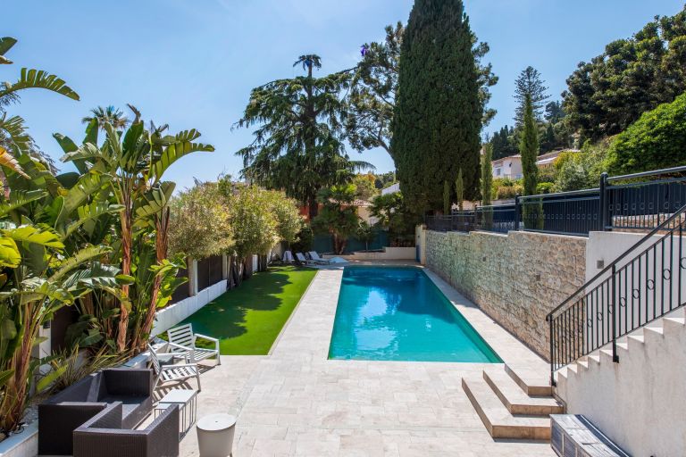 maison bourgeoise 8 Pièces en vente sur BEAULIEU SUR MER (06310)