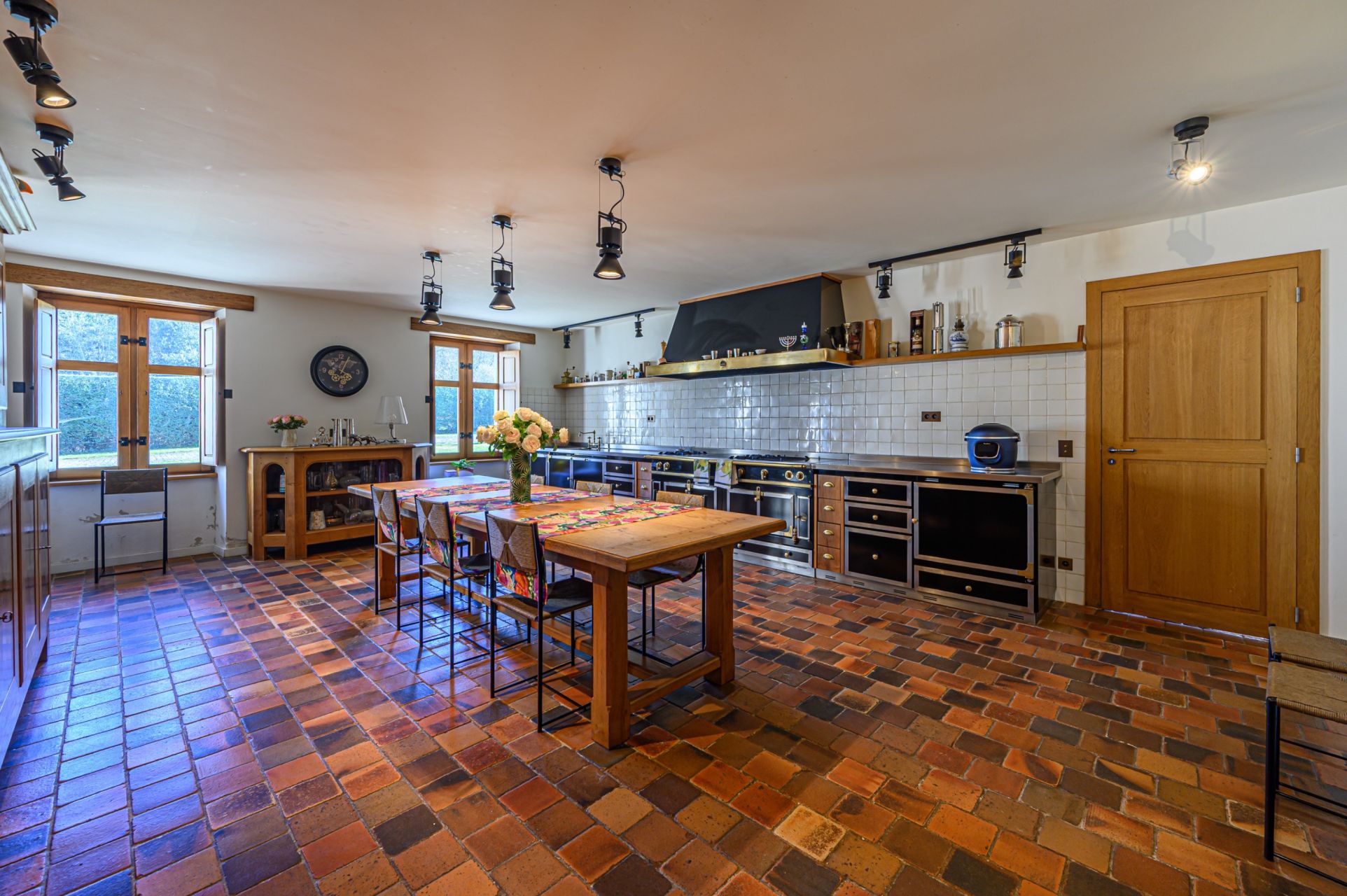 luxury property 25 Rooms for sale on NEVEZ (29920)