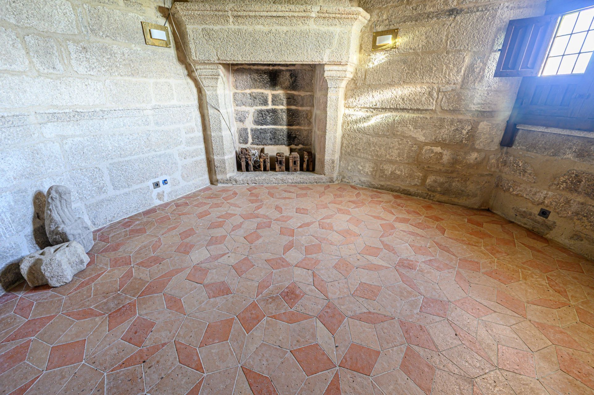 luxury property 25 Rooms for sale on NEVEZ (29920)