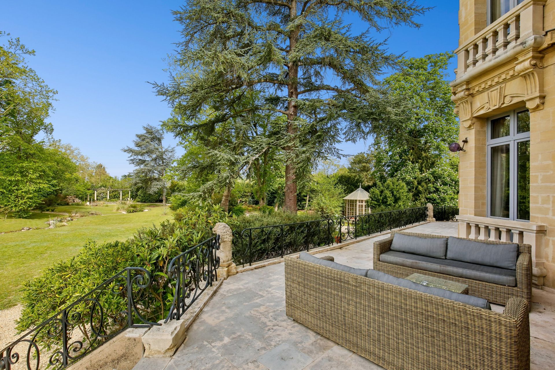 château 18 Pièces en vente sur LE VESINET (78110)