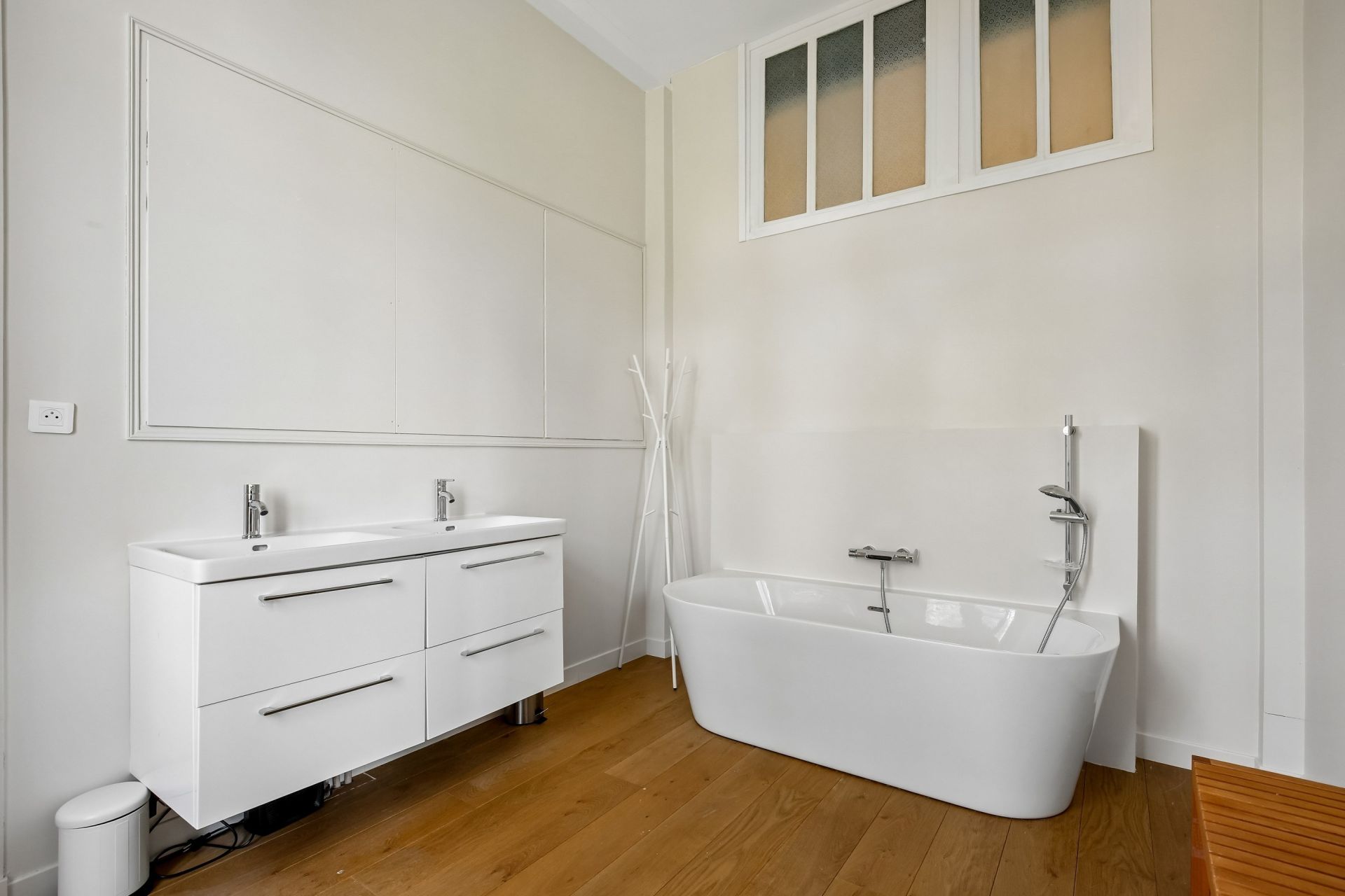 château 18 Pièces en vente sur LE VESINET (78110)