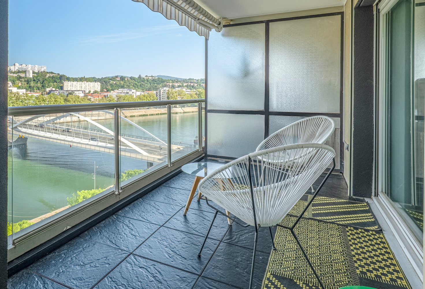 luxury apartment 3 Rooms for sale on LYON (69004)