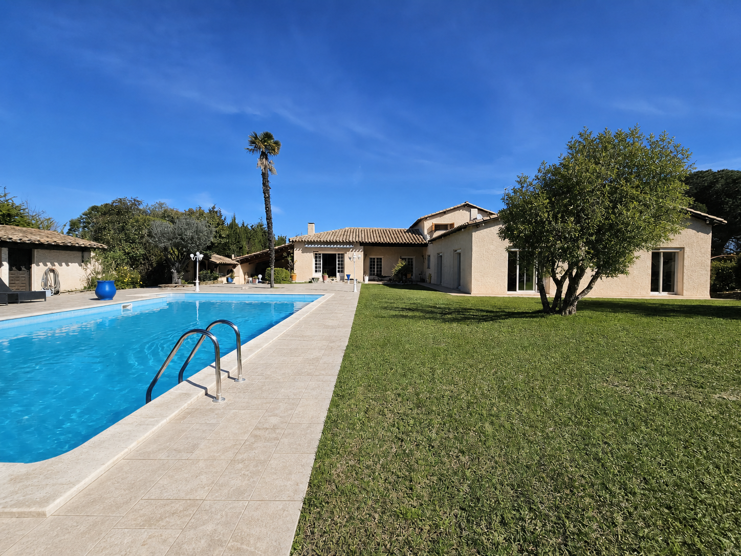luxury house 7 Rooms for sale on PERPIGNAN (66000)