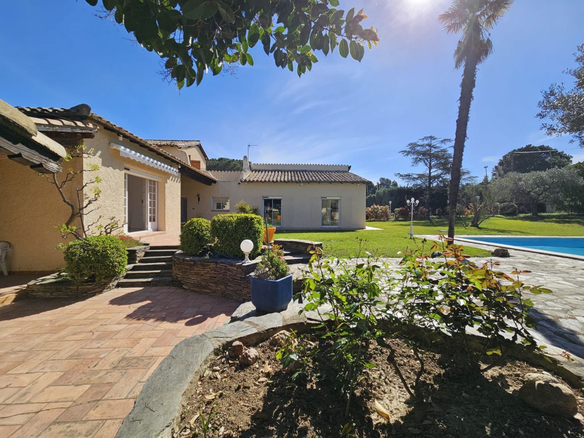 luxury house 7 Rooms for sale on PERPIGNAN (66000)