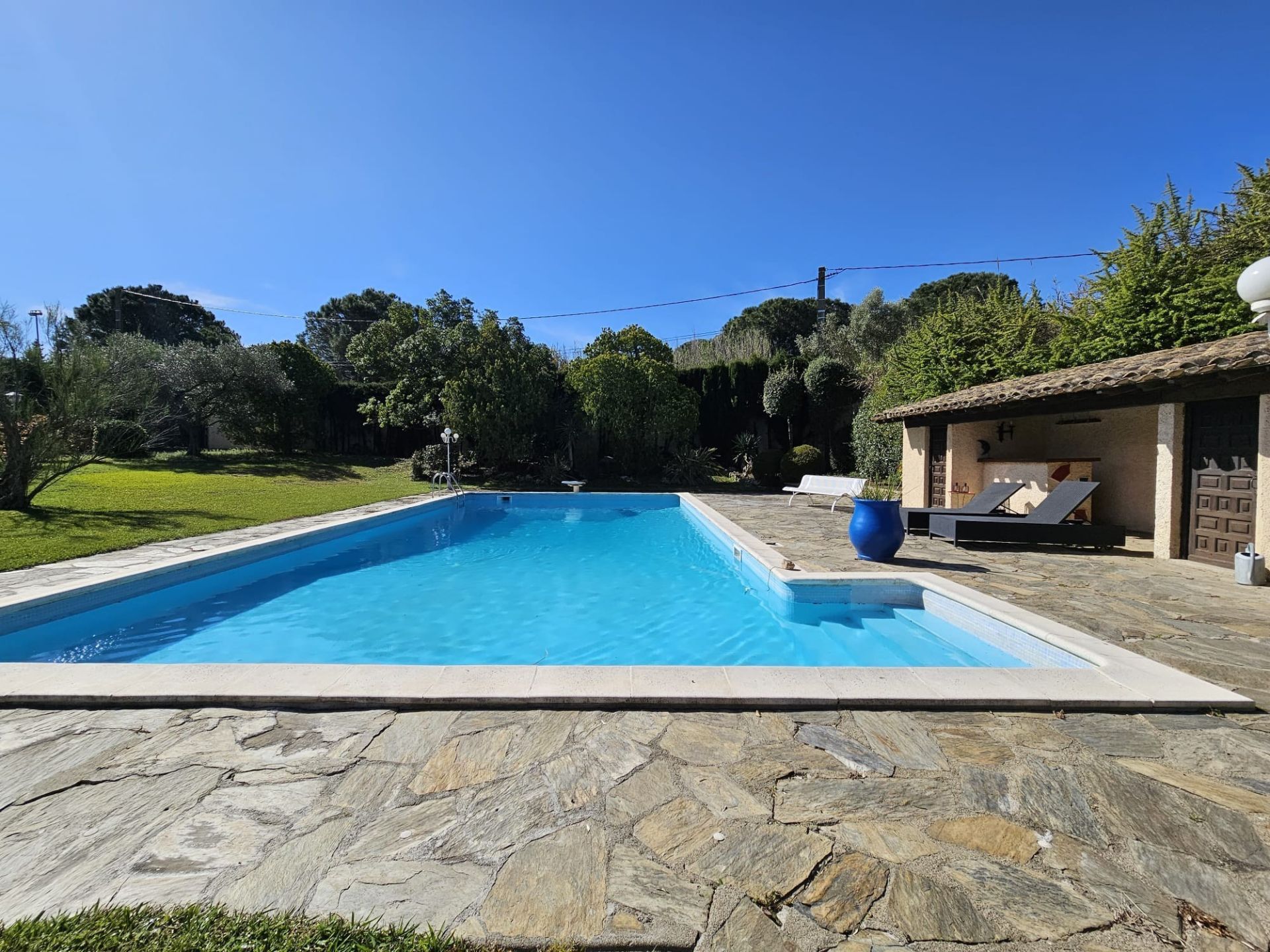 luxury house 7 Rooms for sale on PERPIGNAN (66000)
