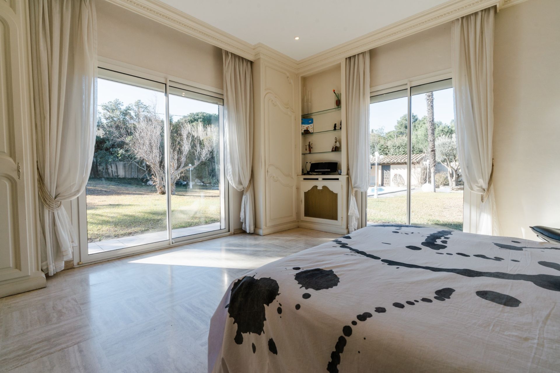 luxury house 7 Rooms for sale on PERPIGNAN (66000)