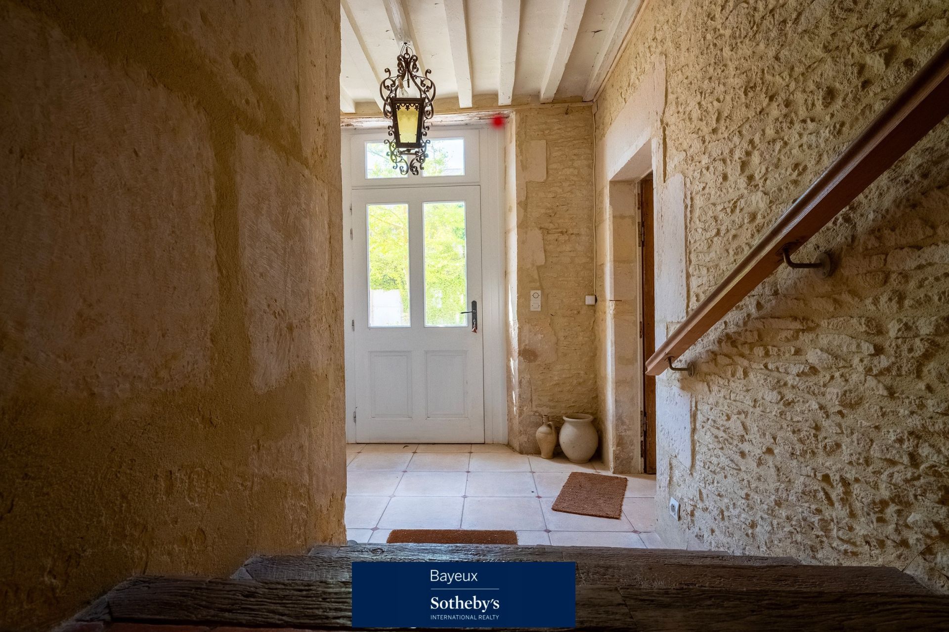 luxury long house 9 Rooms for sale on ROTS (14740)